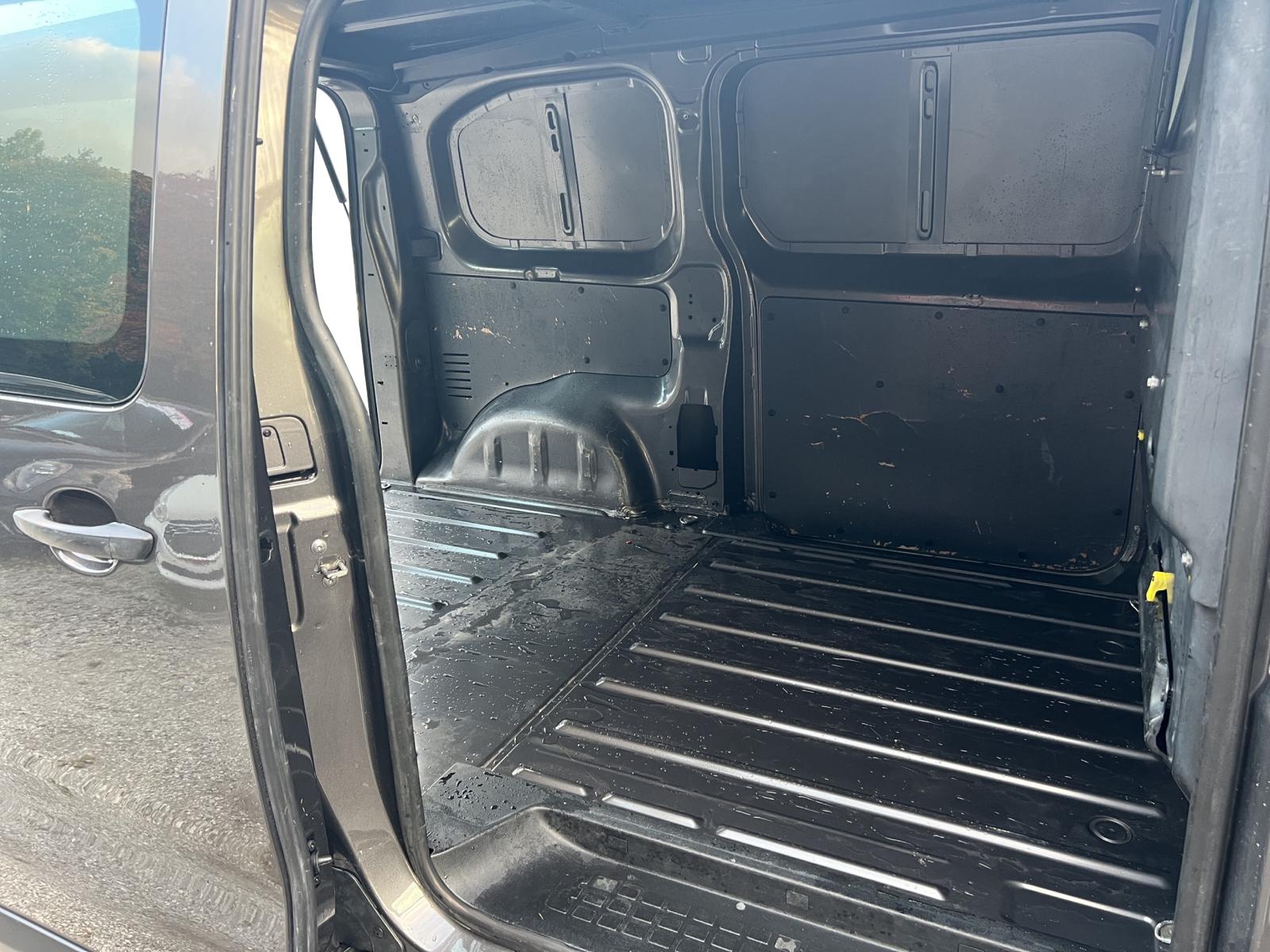 TOYOTA PROACE-image-11