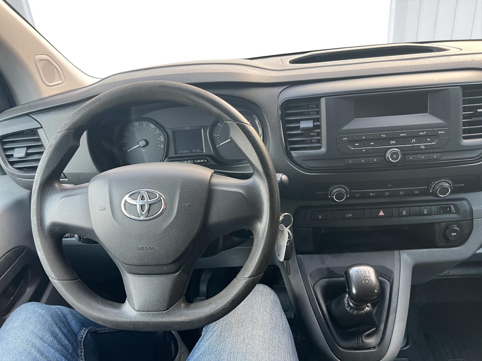 TOYOTA PROACE-image-7