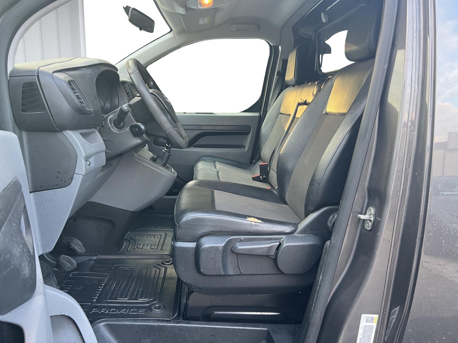 TOYOTA PROACE-image-8