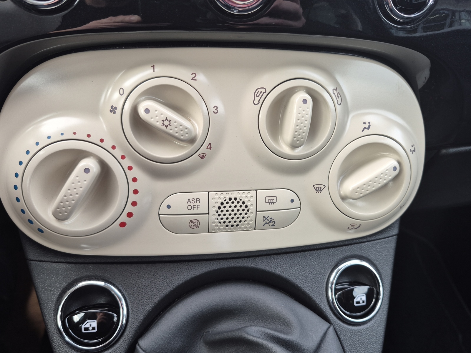 FIAT 500 1.0 Hybrid Swiss Edition-image-12
