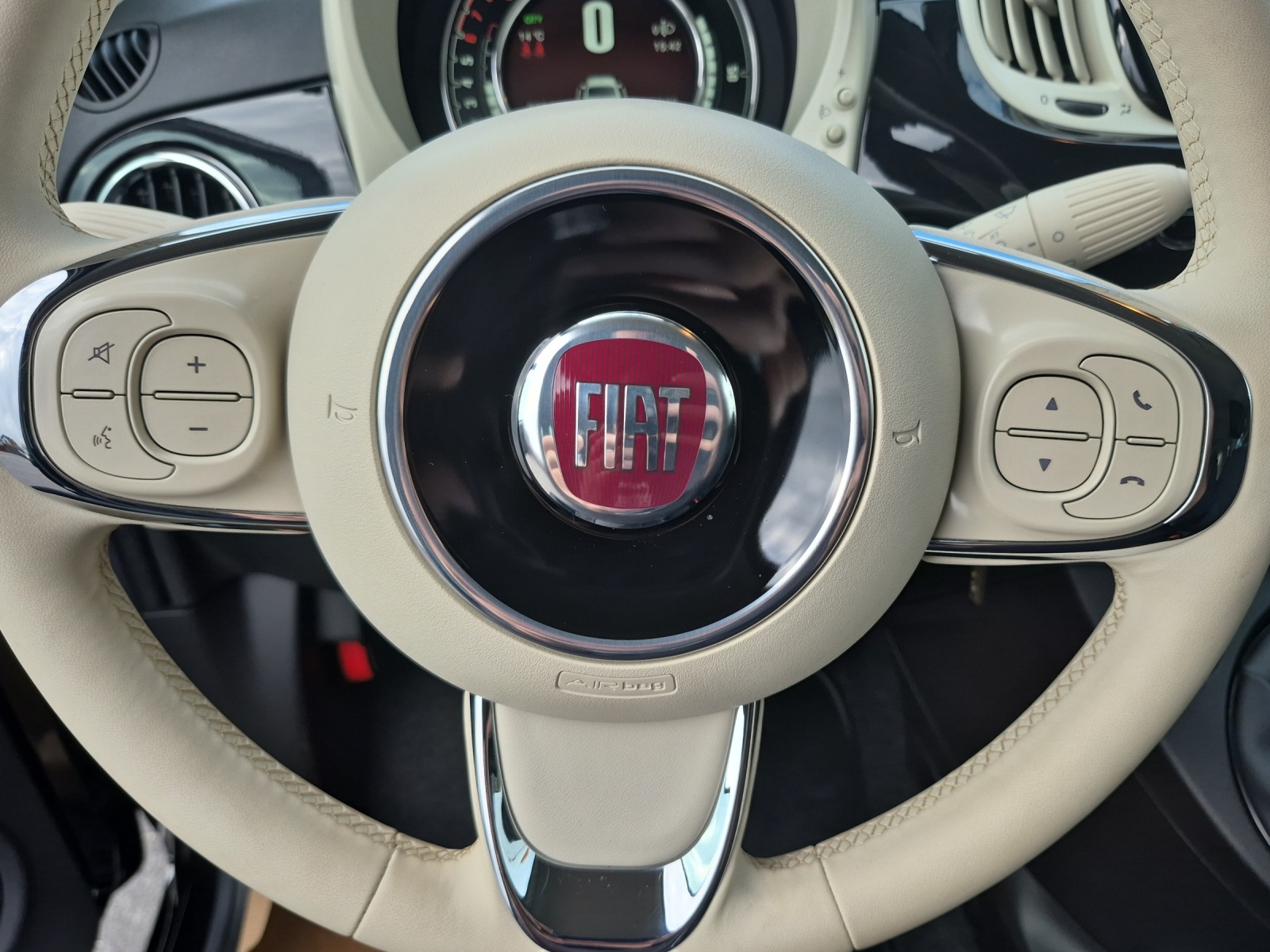 FIAT 500 1.0 Hybrid Swiss Edition-image-15