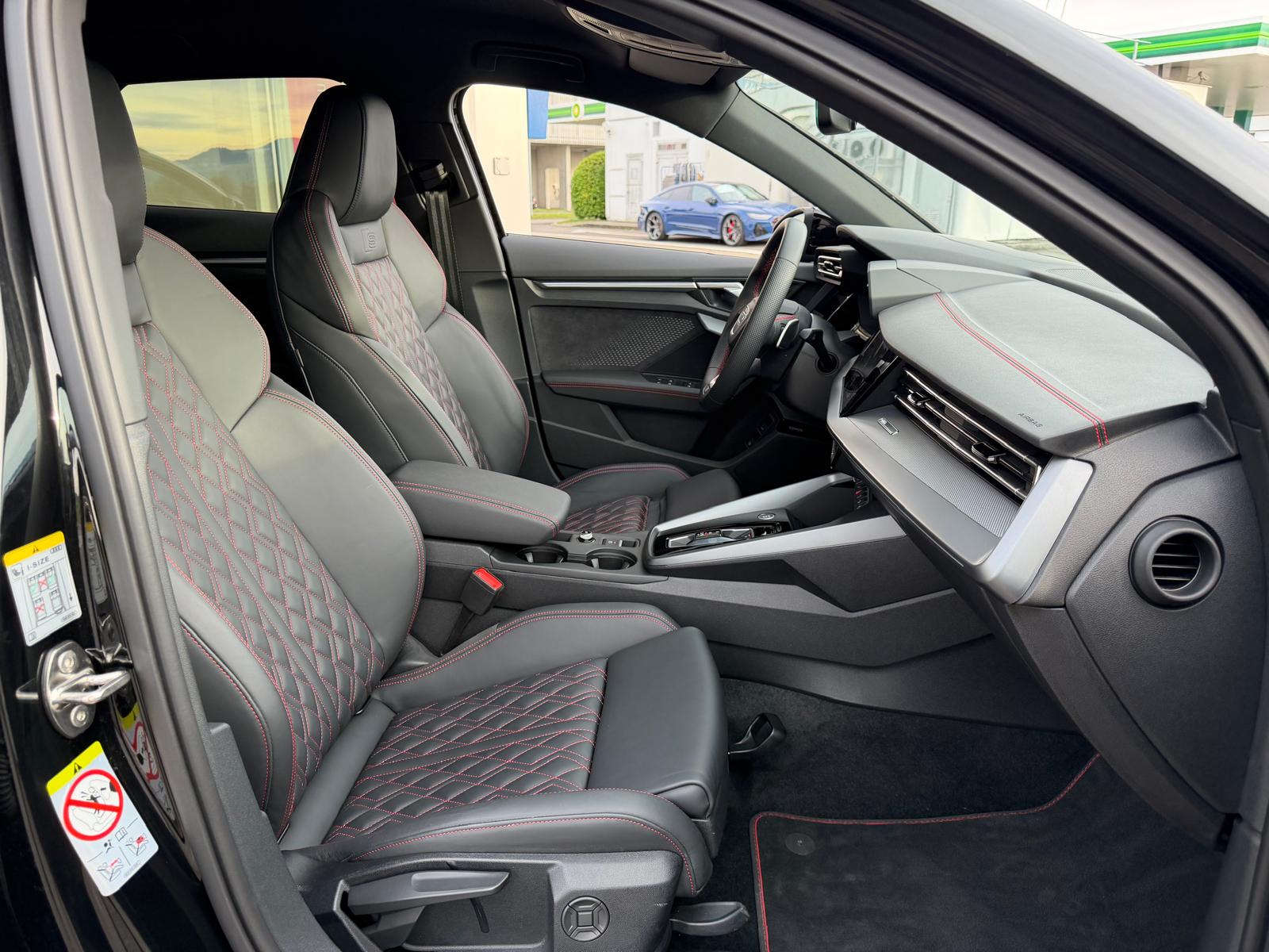 AUDI A3 Sportback 45 TFSI e S line S-tronic-image-12