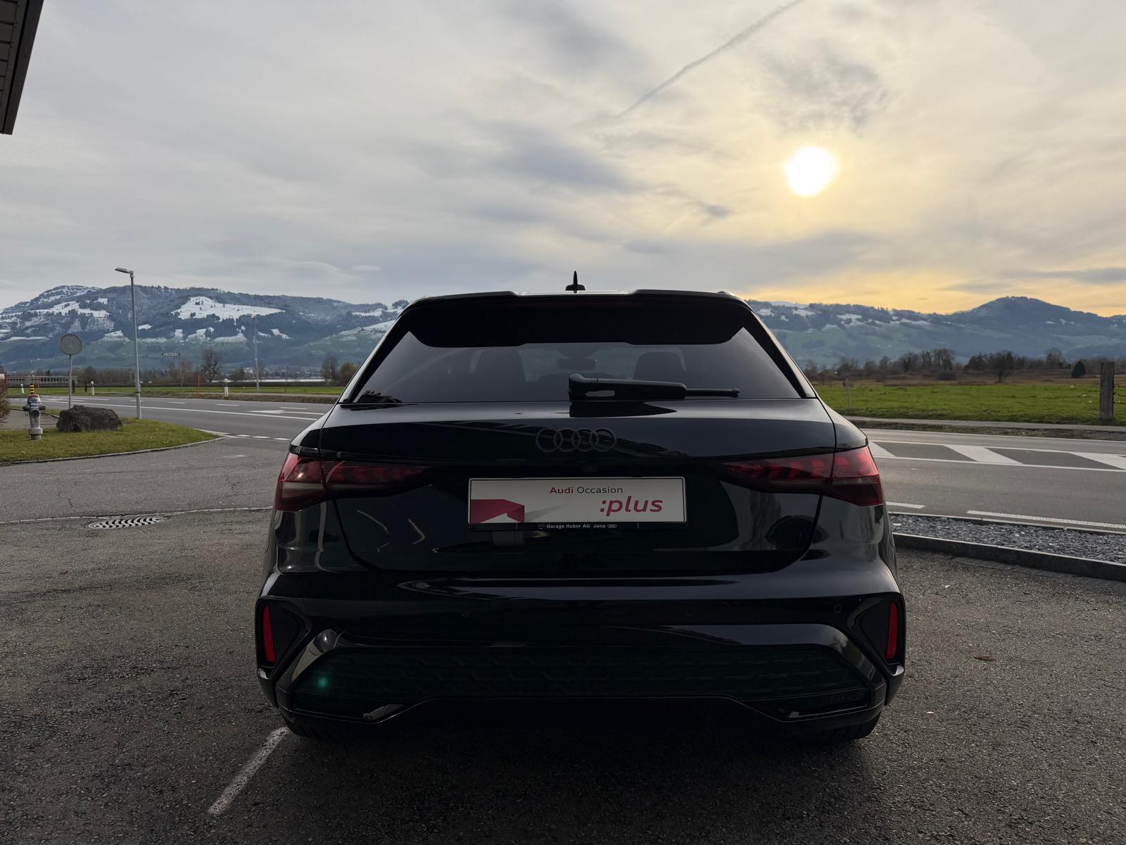 AUDI A3 Sportback 45 TFSI e S line S-tronic-image-3