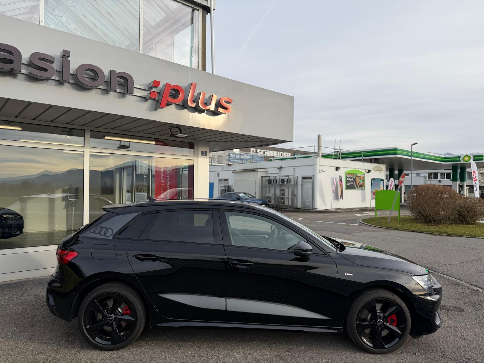 AUDI A3 Sportback 45 TFSI e S line S-tronic-image-2
