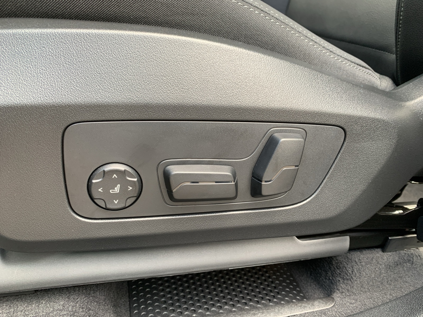 BMW X1 xDrive 23d 48V M Sport Pro-image-18