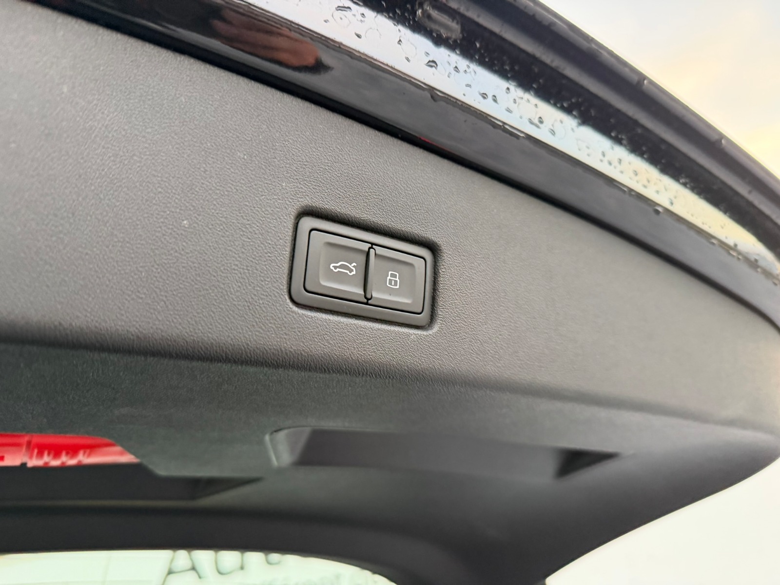 AUDI Q4 e-tron 50 quattro-image-12