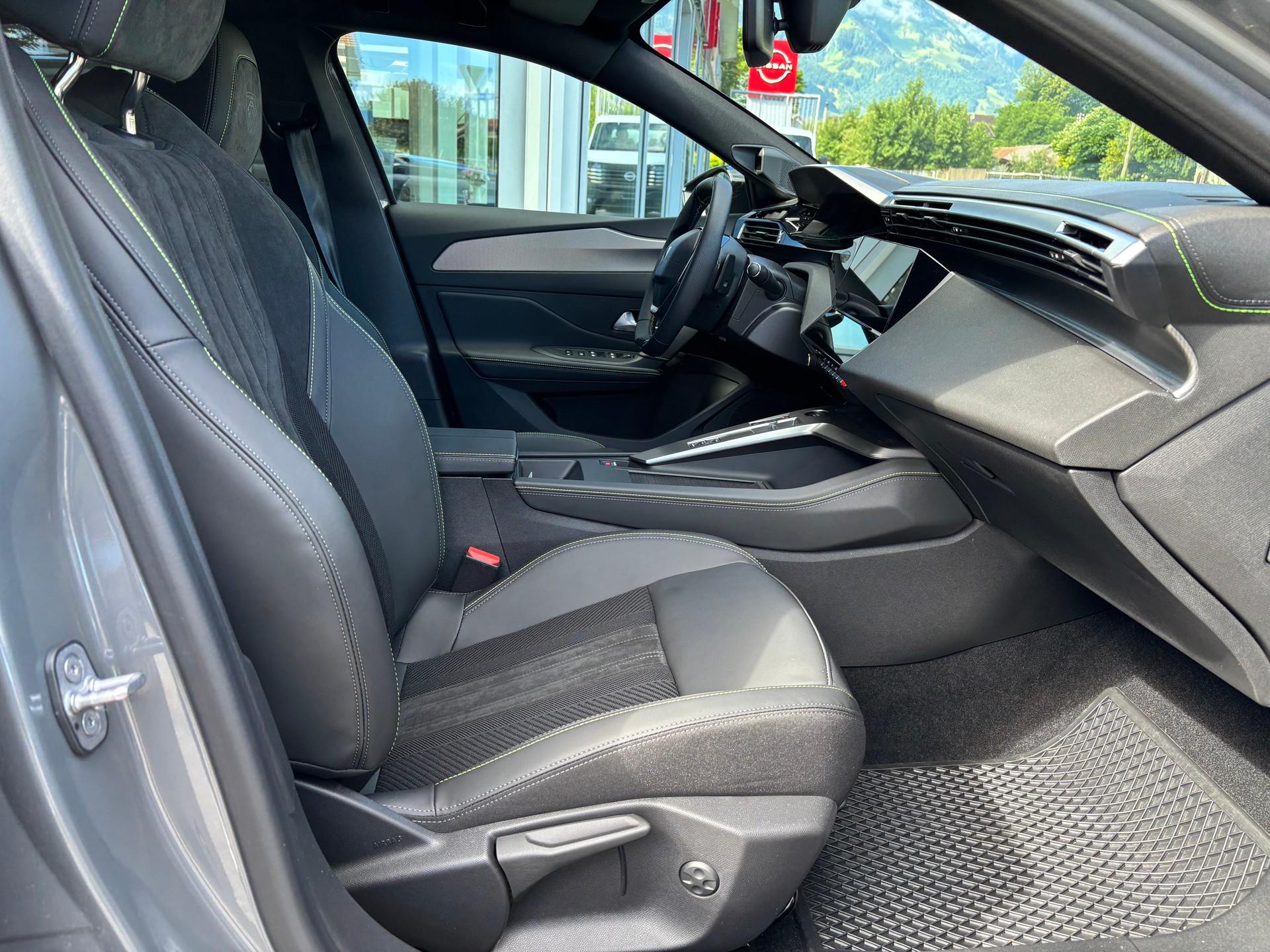 PEUGEOT 308 GT SW 1.2 Hybrid 145-image-7