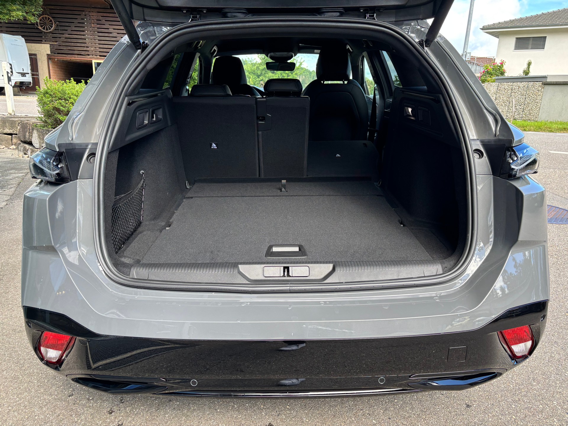 PEUGEOT 308 GT SW 1.2 Hybrid 145-image-5