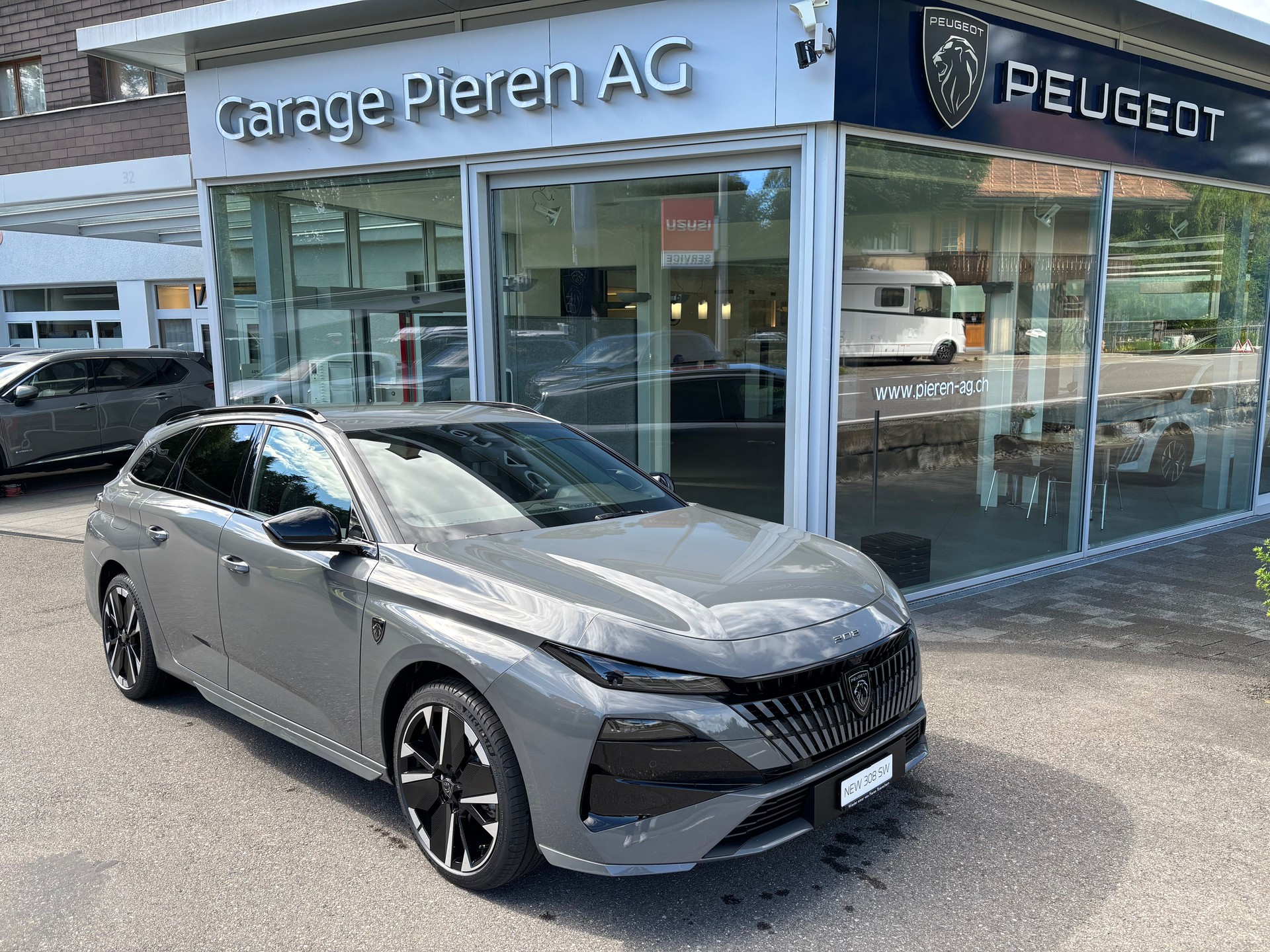 PEUGEOT 308 GT SW 1.2 Hybrid 145-image-0