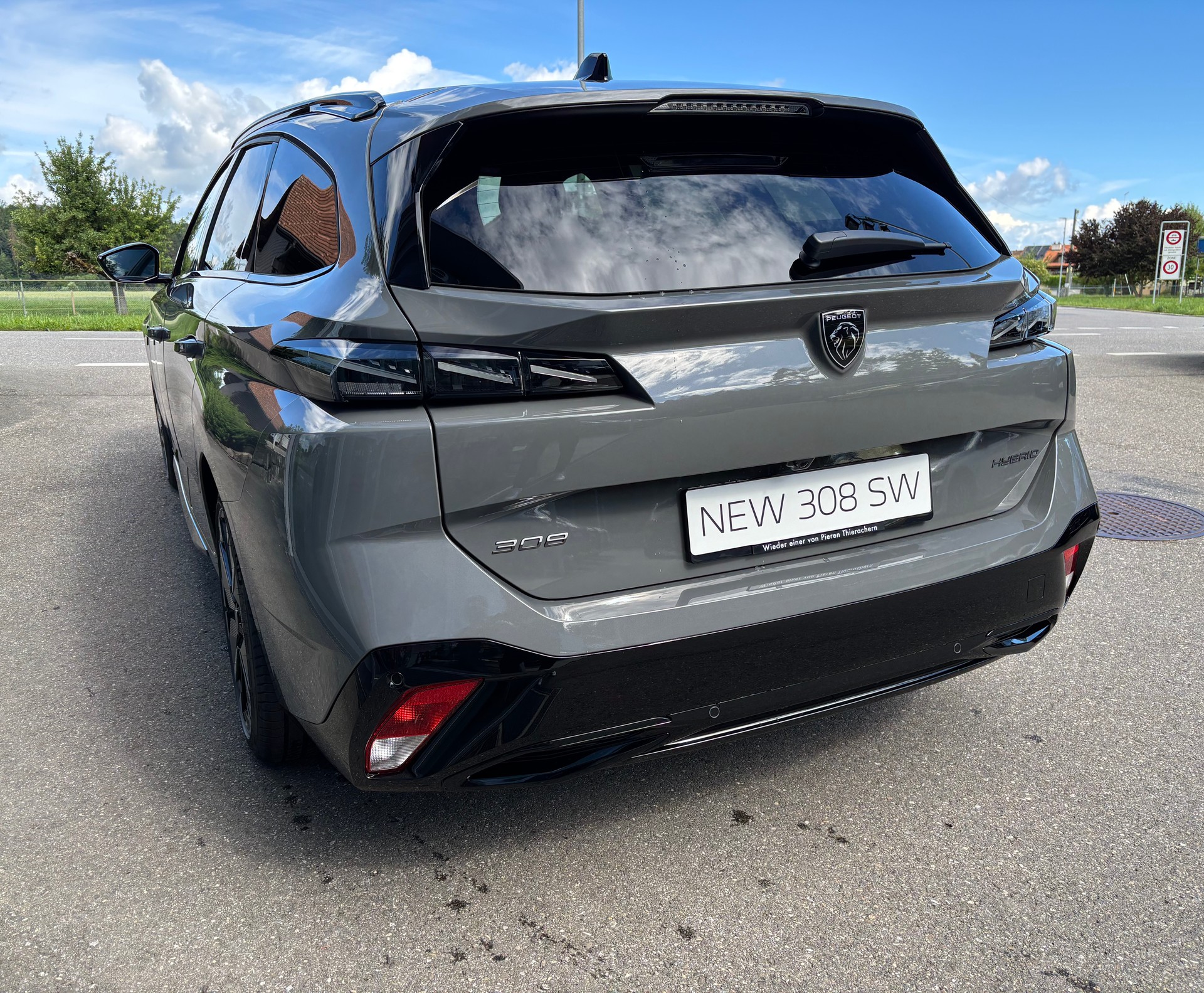 PEUGEOT 308 GT SW 1.2 Hybrid 145-image-2