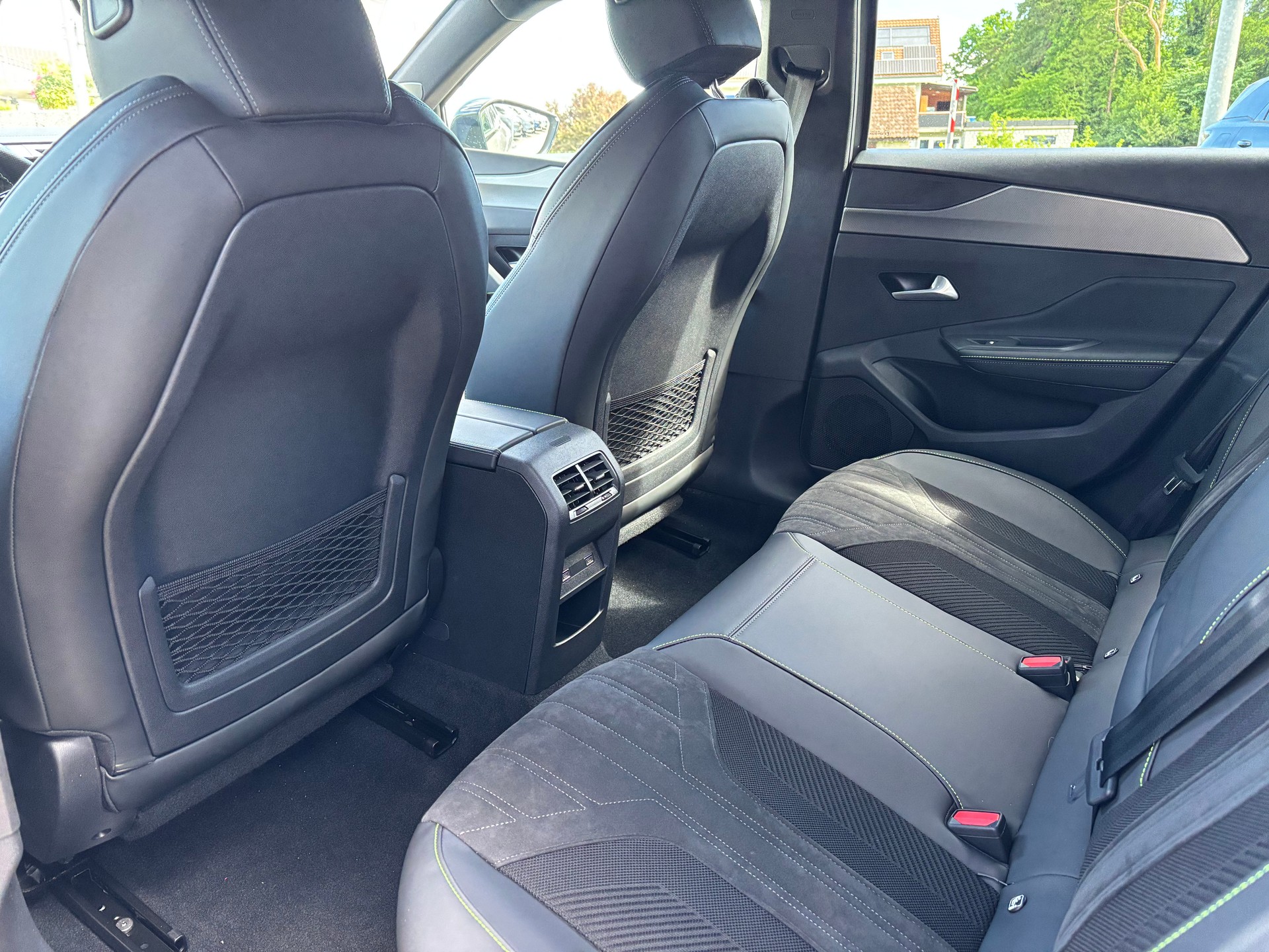 PEUGEOT 308 GT SW 1.2 Hybrid 145-image-8