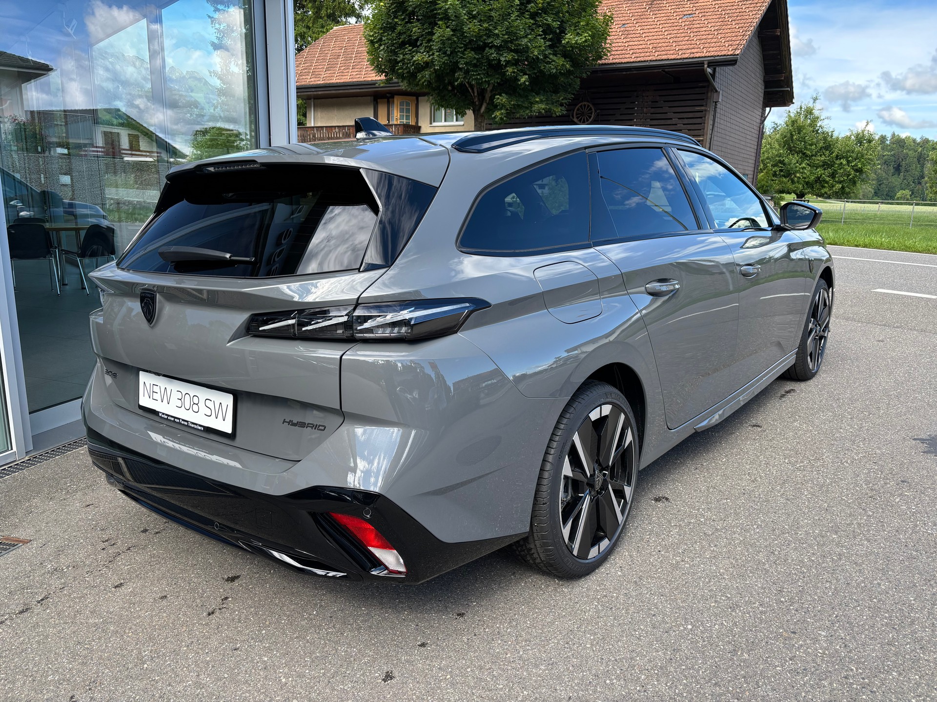 PEUGEOT 308 GT SW 1.2 Hybrid 145-image-3