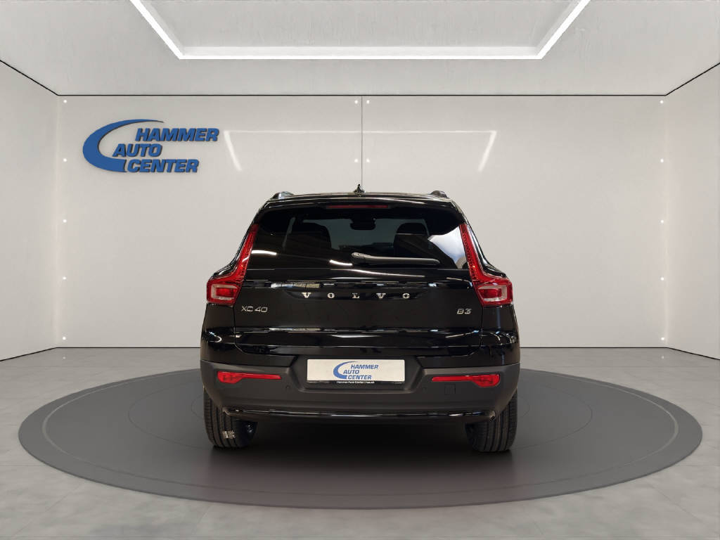 VOLVO XC40 2.0 B3 MH Plus Dark-image-4