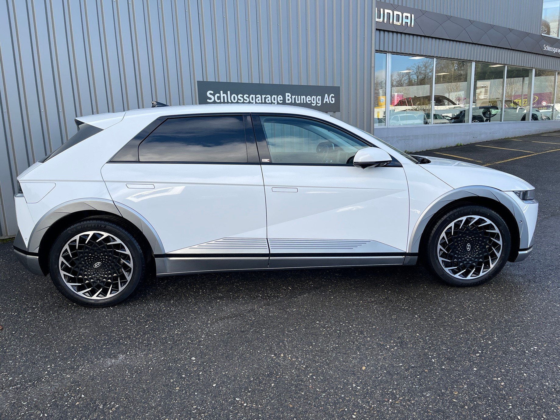 HYUNDAI Ioniq 5 72kWh First Edition 2WD-image-1
