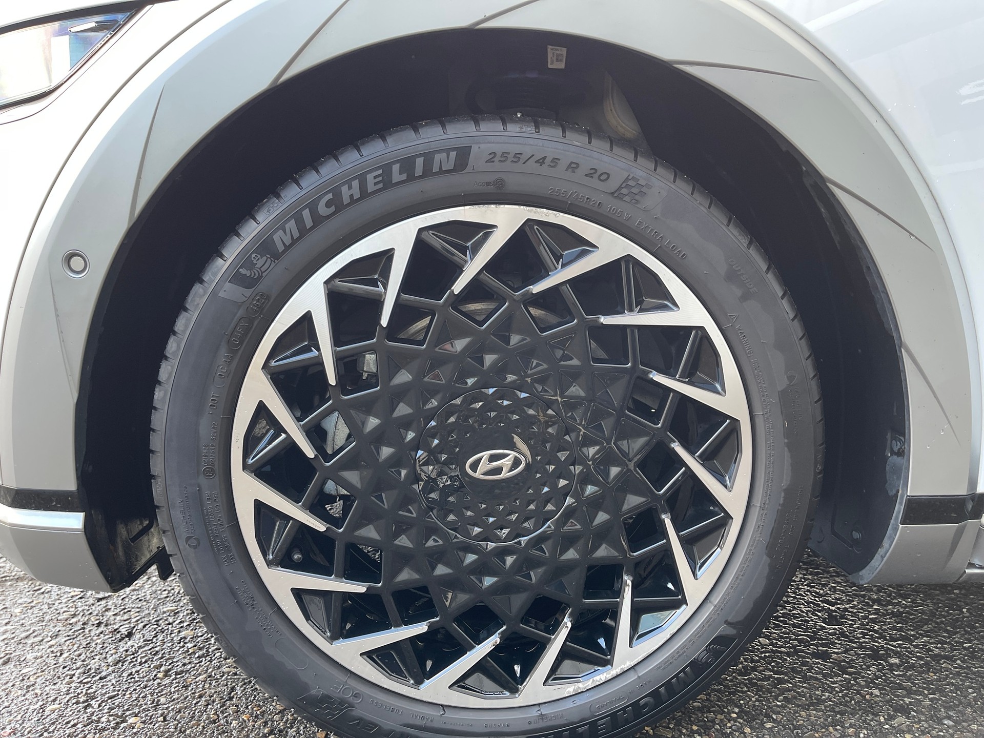 HYUNDAI Ioniq 5 72kWh First Edition 2WD-image-8