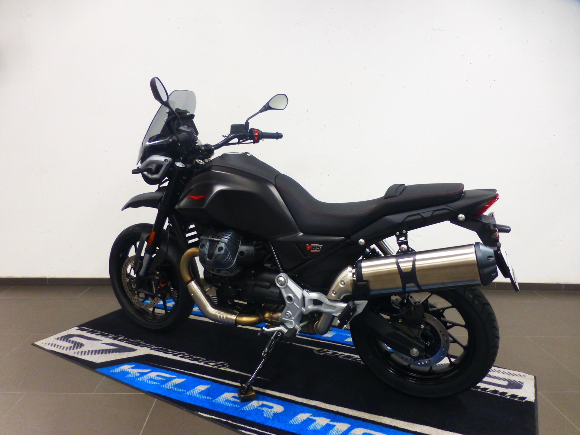 MOTO GUZZI V85 TT Strada E5+-showroom-element-2