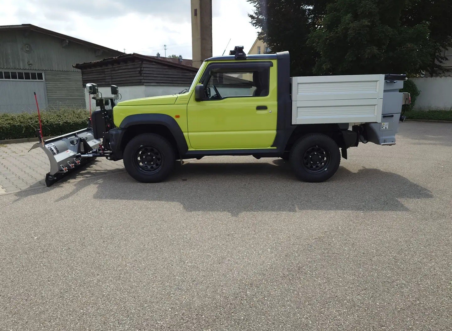 SUZUKI Jimny 1.5 Compact+ 4x4 PickUp Winterdienst-Umbau HILLTIP Schild & Streuer-showroom-element-1