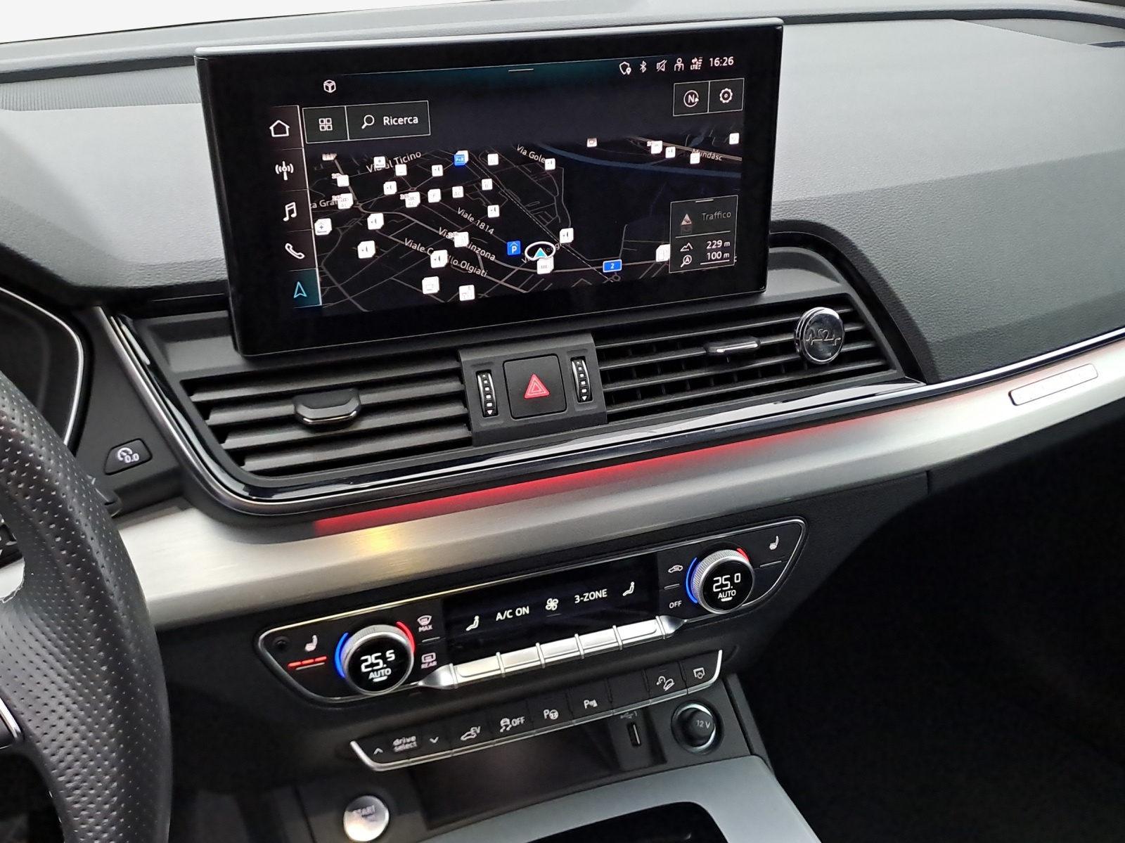 AUDI Q5 50 TFSI e PHEV S line quattro S-tronic-image-11