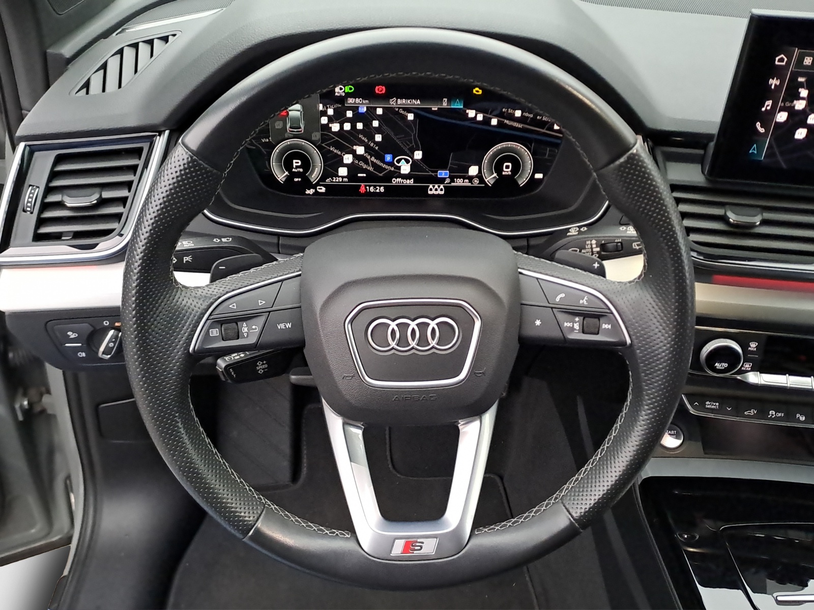AUDI Q5 50 TFSI e PHEV S line quattro S-tronic-image-10
