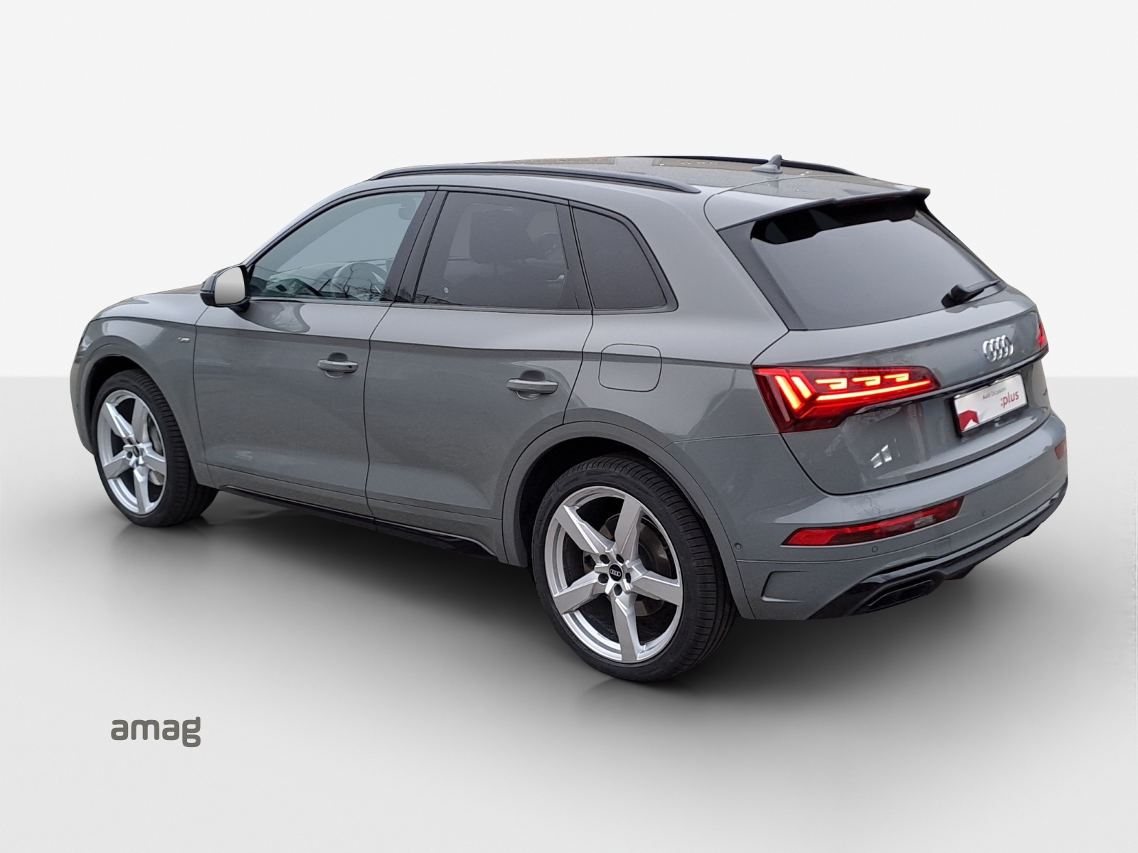 AUDI Q5 50 TFSI e PHEV S line quattro S-tronic-image-3