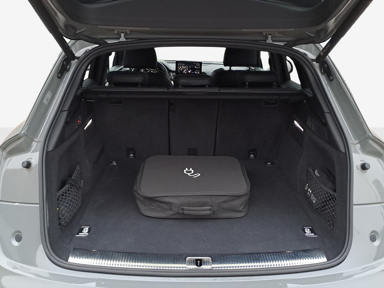 AUDI Q5 50 TFSI e PHEV S line quattro S-tronic-image-13