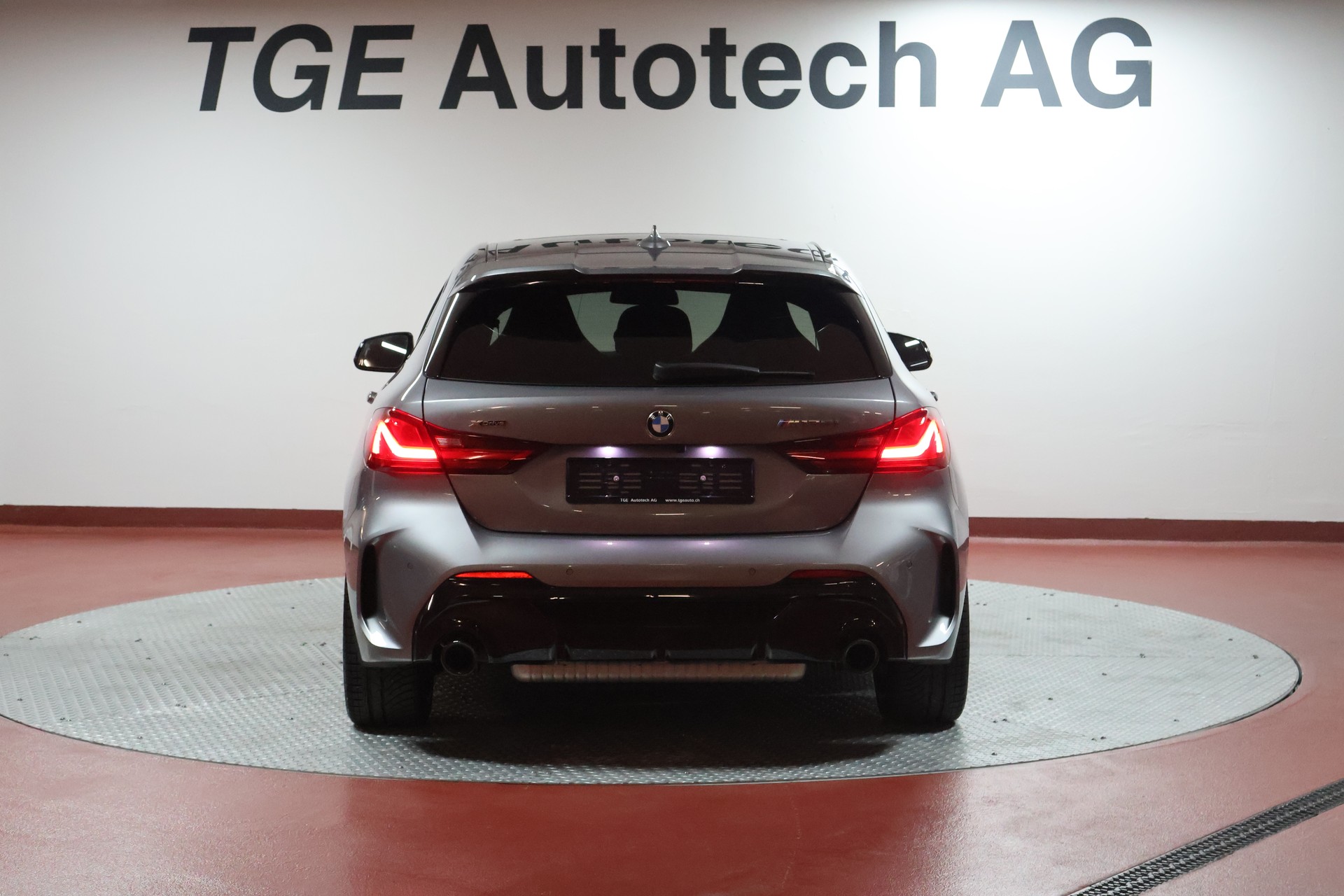 BMW M135i xDrive Steptronic-image-20