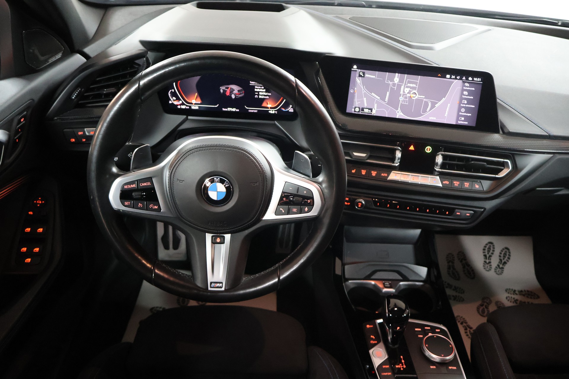 BMW M135i xDrive Steptronic-image-8