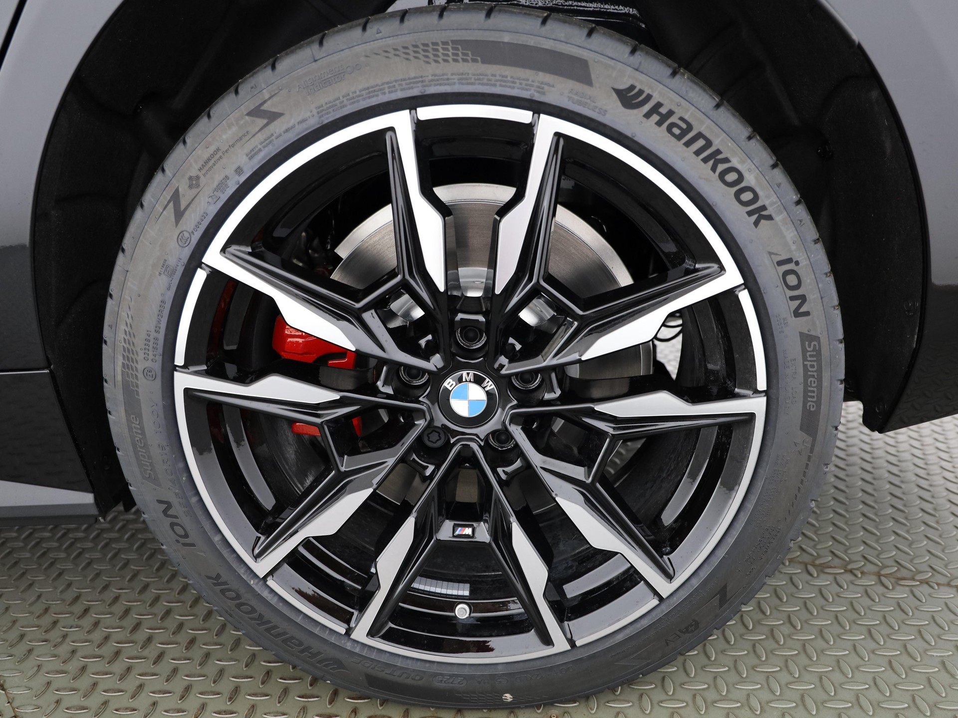 BMW i4 M60-image-6