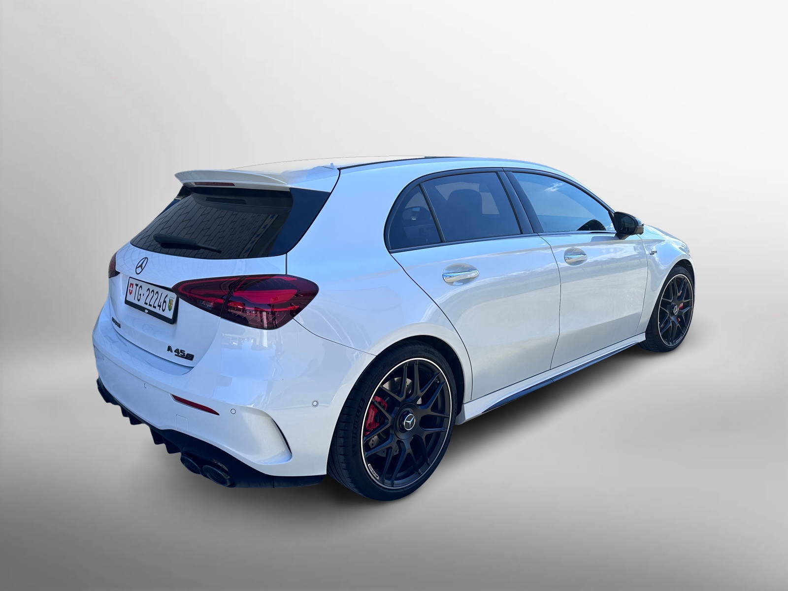 MERCEDES-BENZ A AMG 45 S 4Matic+ 8G-DCT-showroom-element-2