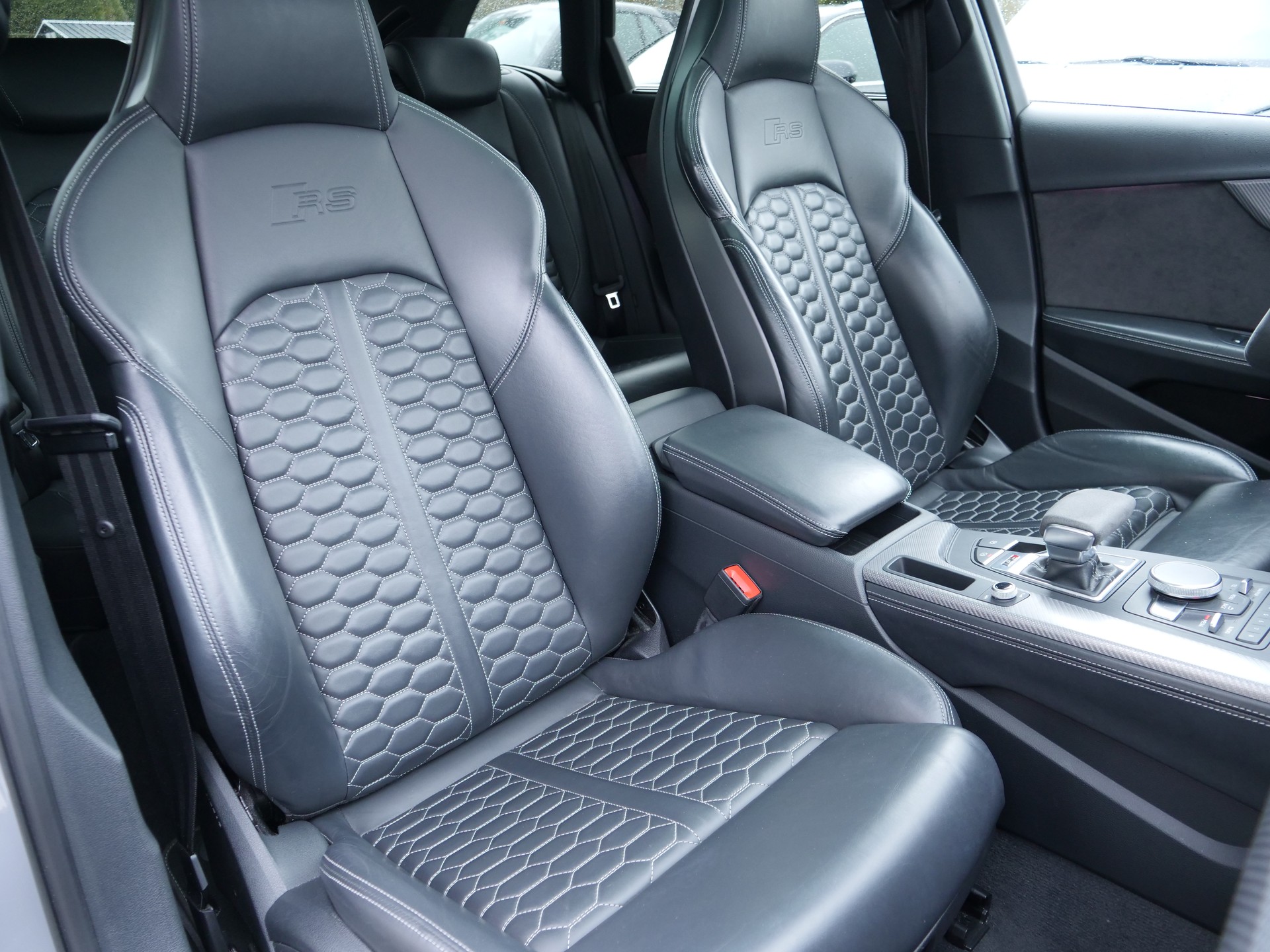 AUDI RS4 Avant 2.9 TFSI quattro tiptronic-image-9