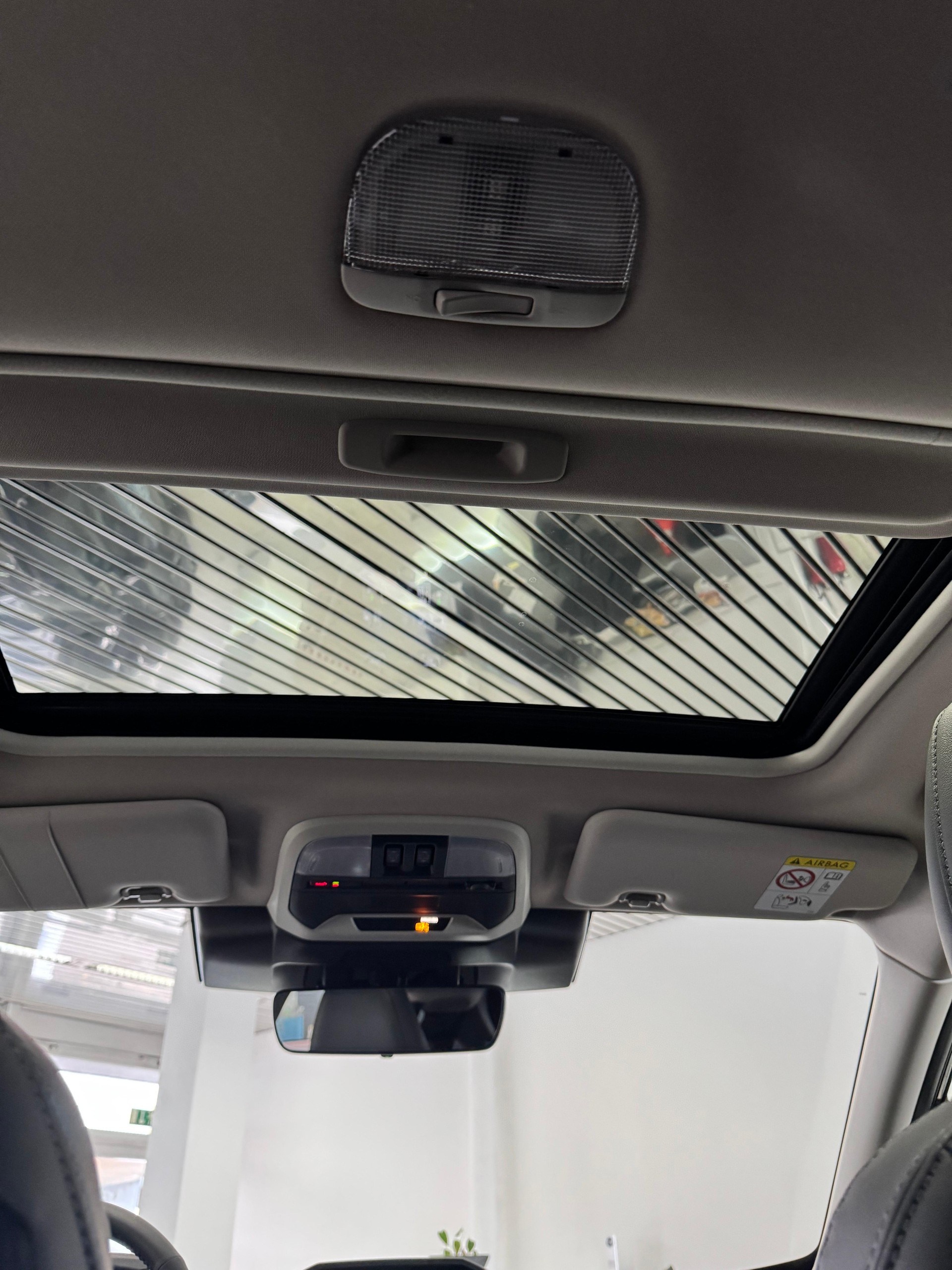 SUBARU Crosstrek 2.0i e-Boxer Luxury-image-8