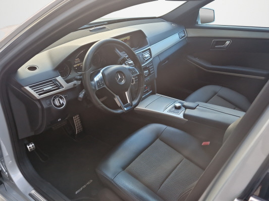 MERCEDES-BENZ E 250 CGI BlueEff Avgarde-image-6