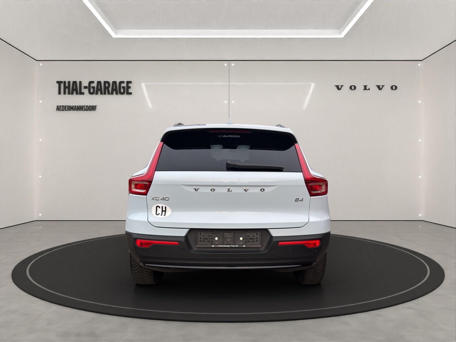 VOLVO XC40 2.0 B4 MH Plus Dark-showroom-element-3