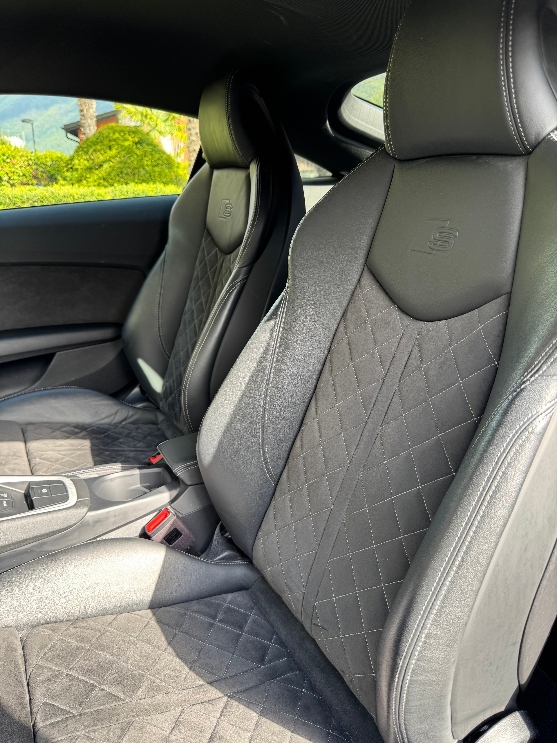 AUDI TT Coupé 40 TFSI S-tronic-image-3