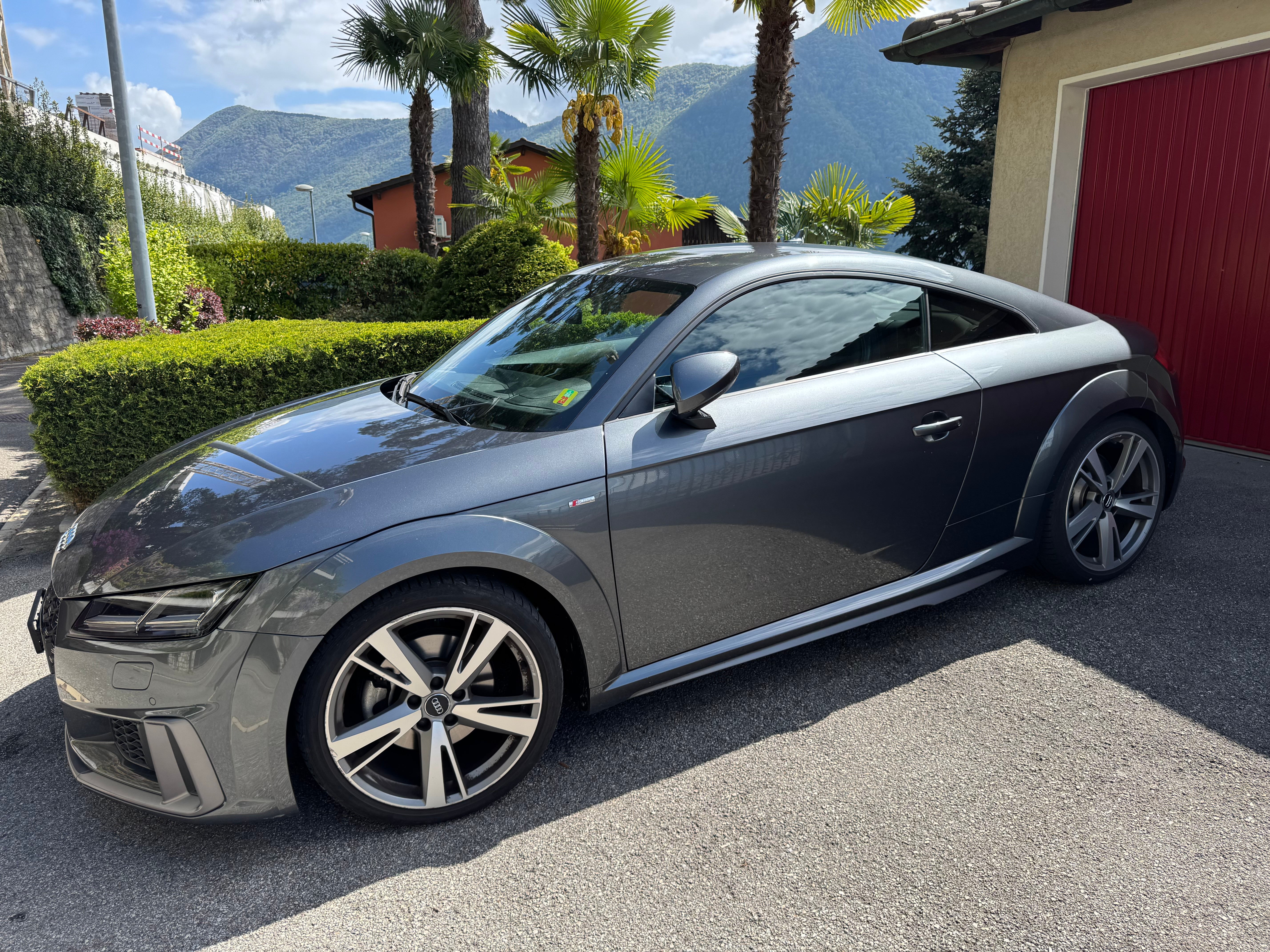 Car photo