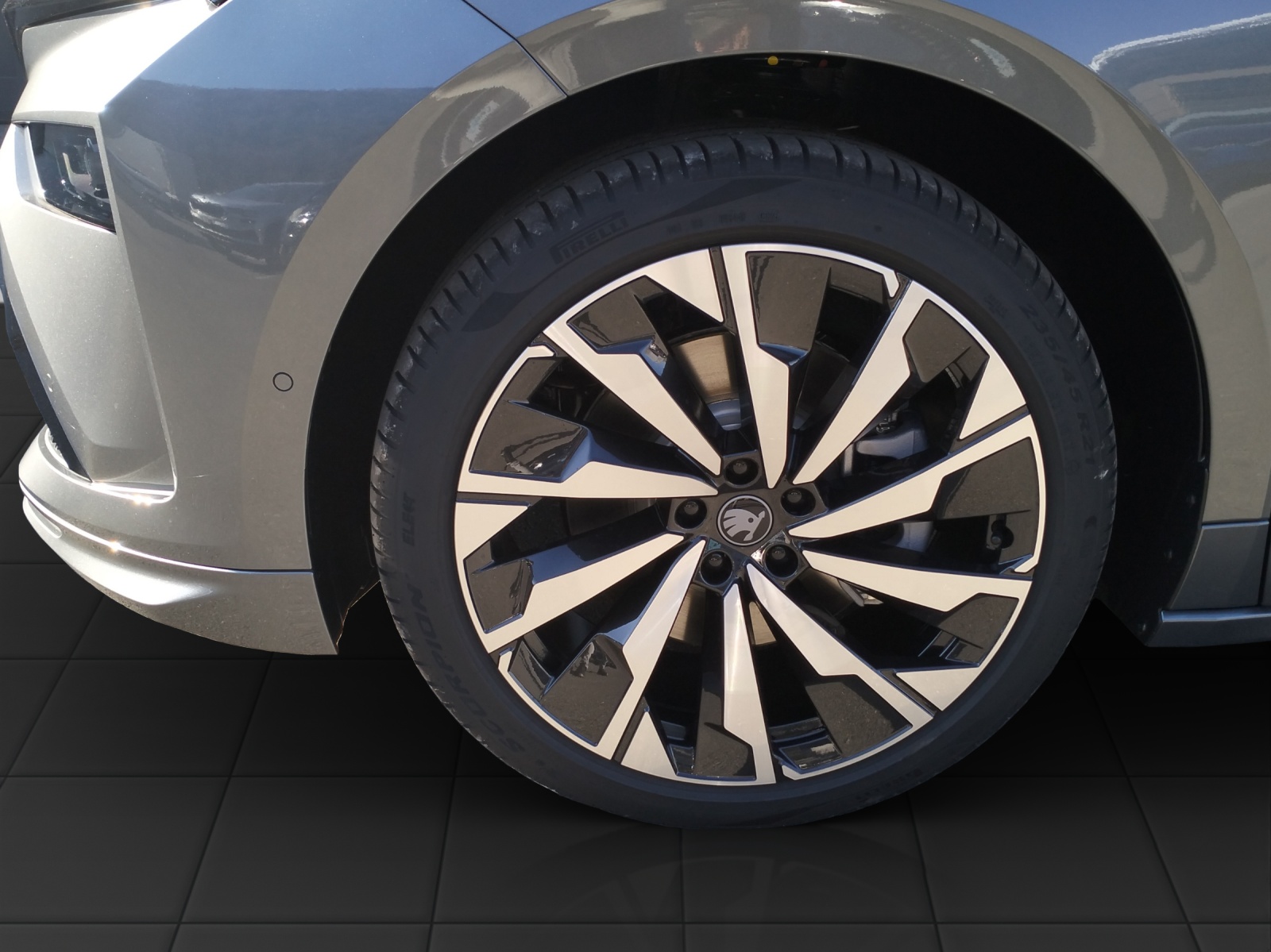 SKODA Enyaq 85 Sportline-image-12