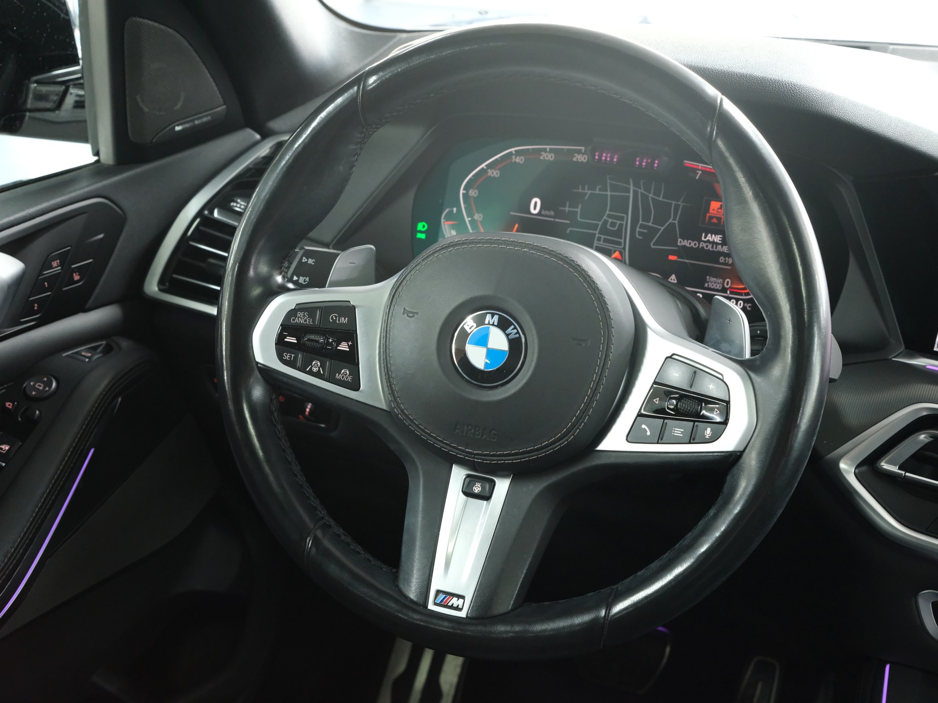 BMW X5 xDrive 40i xLine Steptronic-image-16