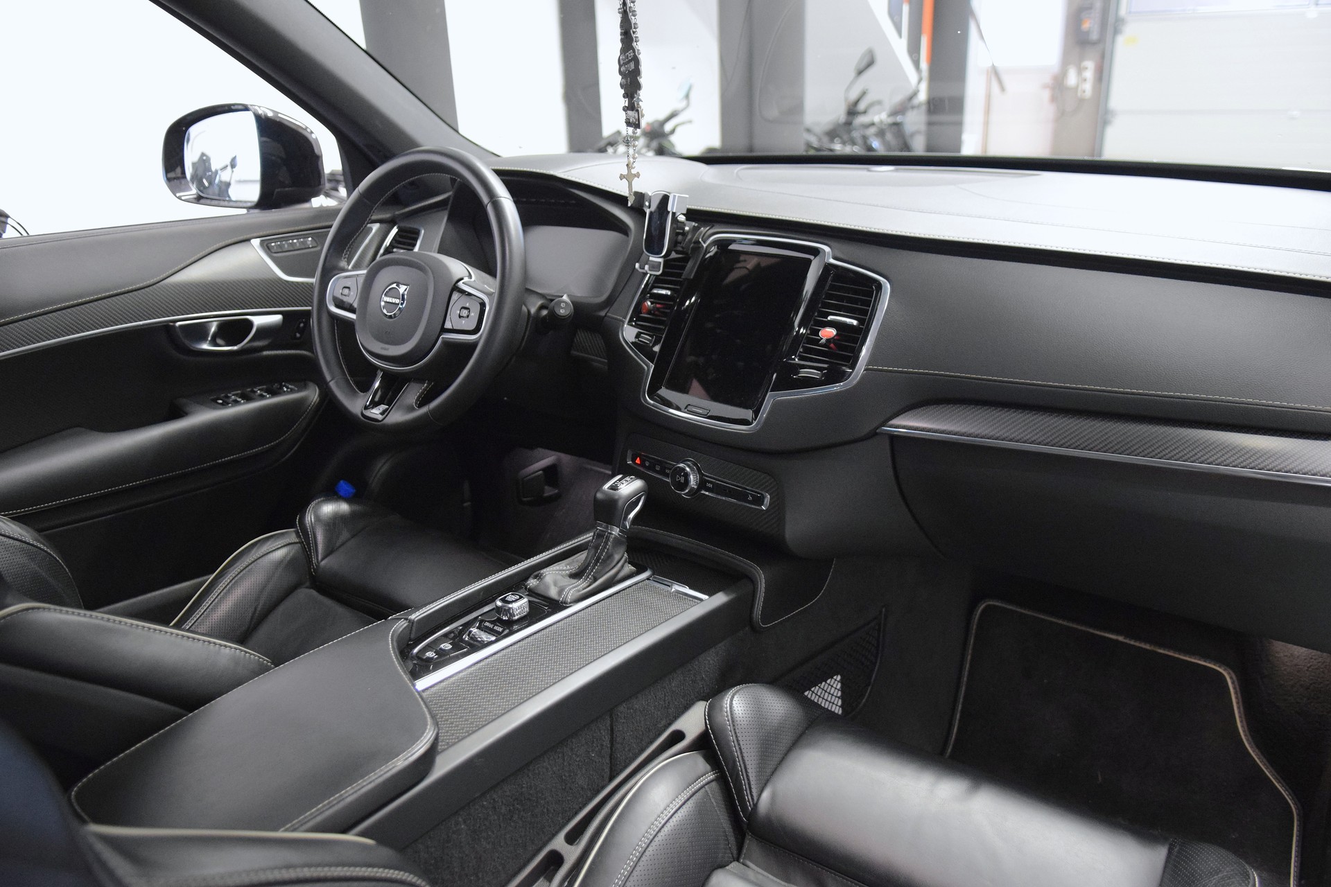 VOLVO XC90 T5 AWD R-Design Geartronic-image-11