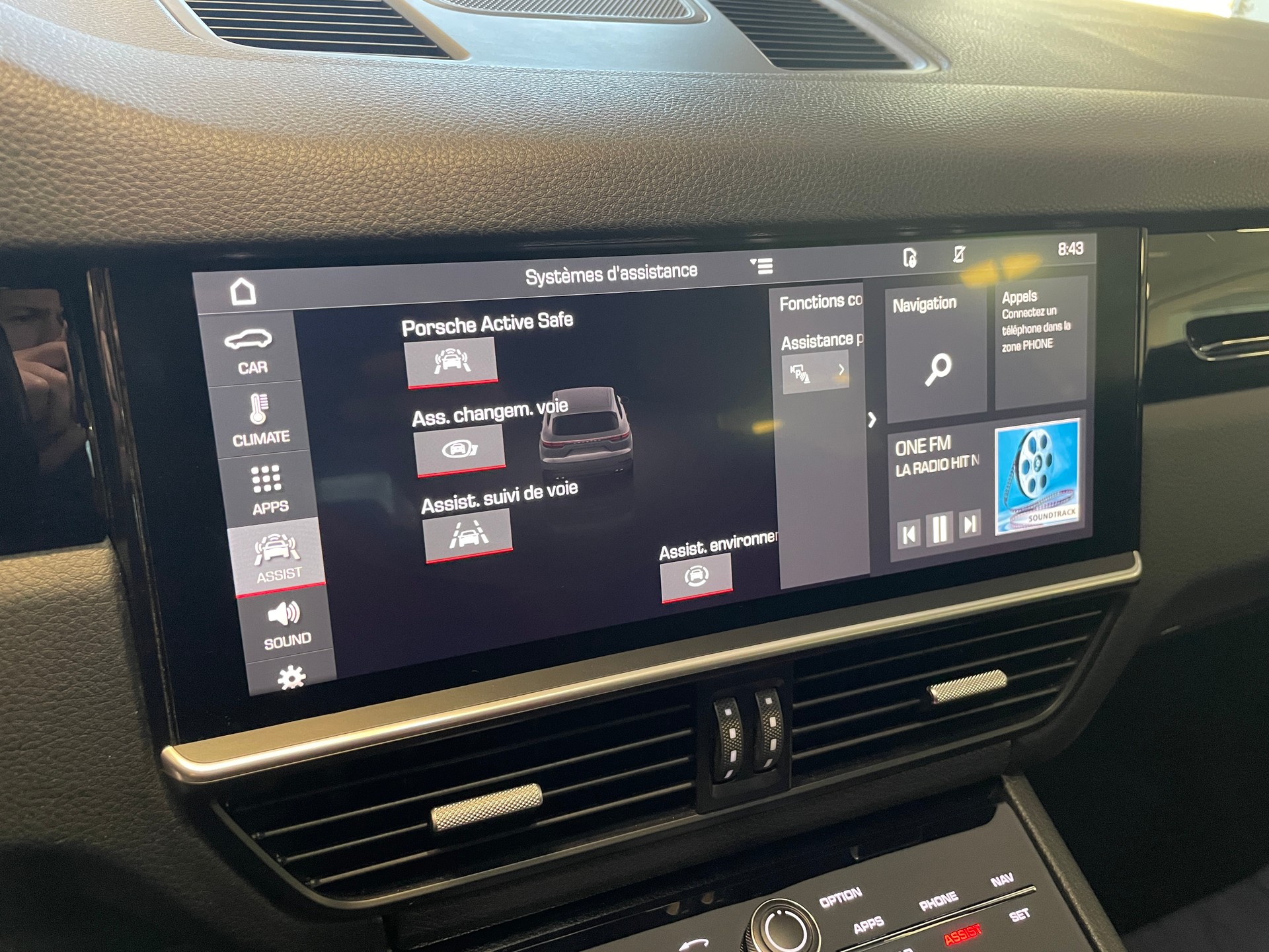 PORSCHE Cayenne-image-18