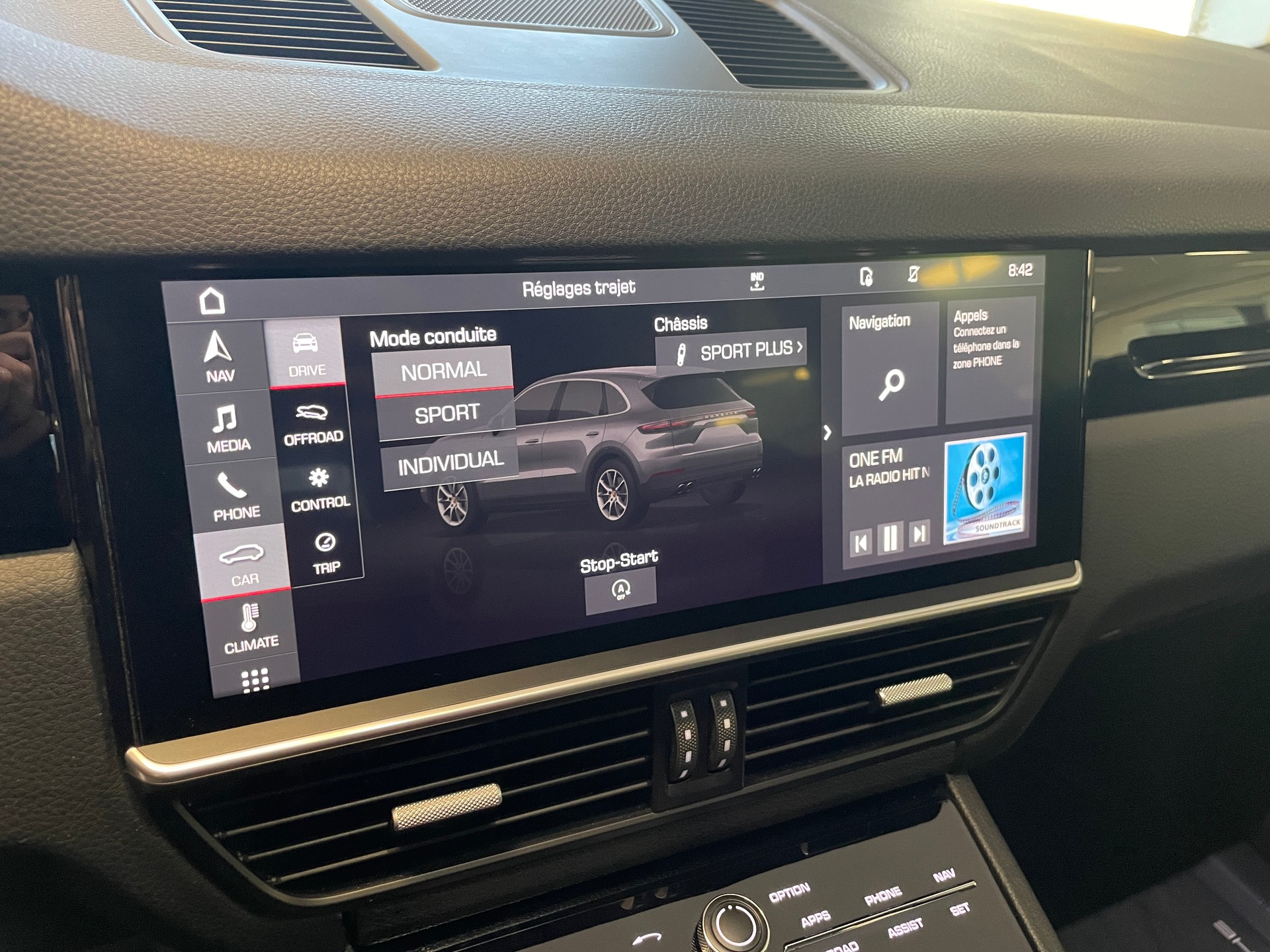 PORSCHE Cayenne-image-17