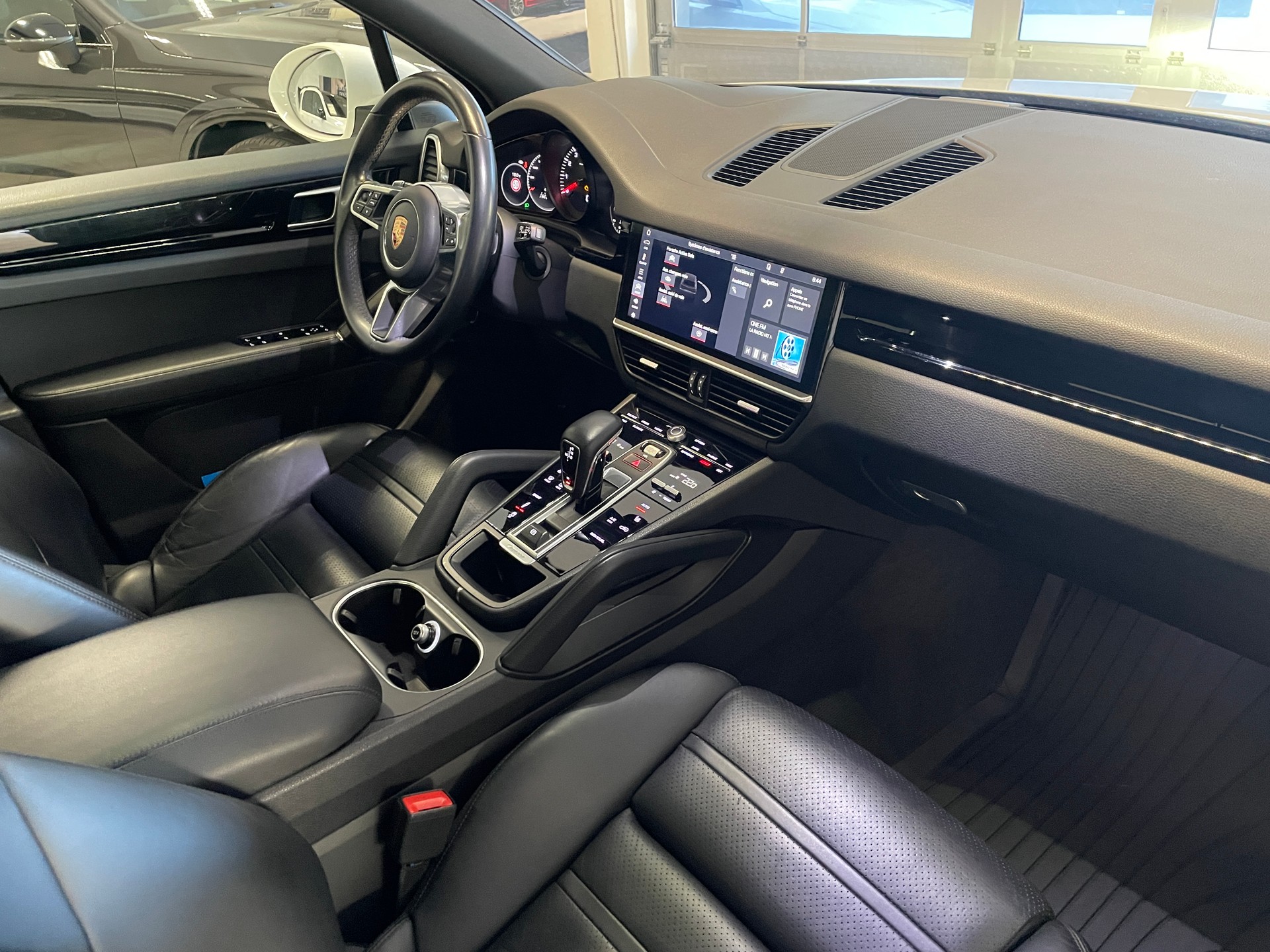 PORSCHE Cayenne-image-21