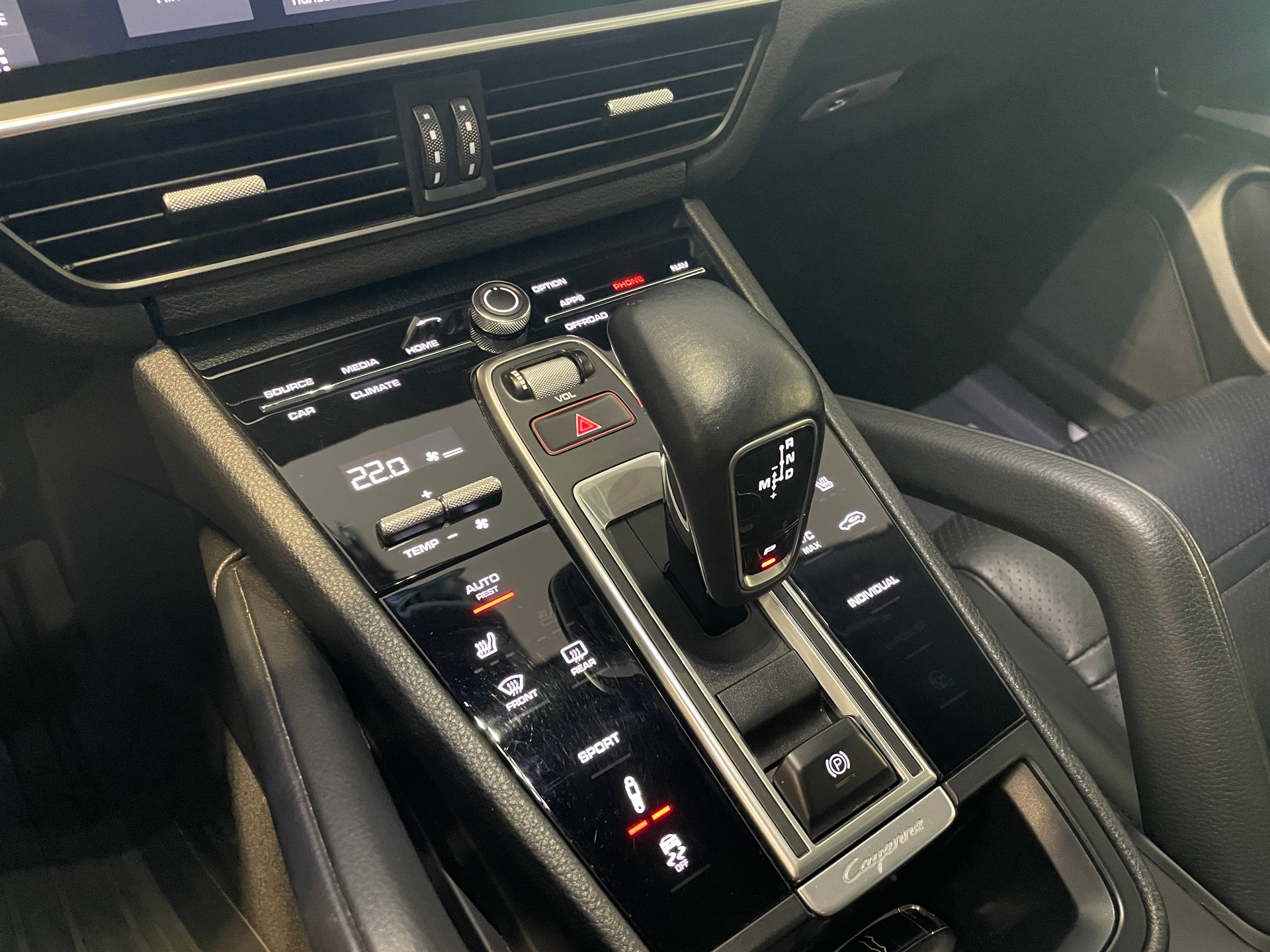 PORSCHE Cayenne-image-15