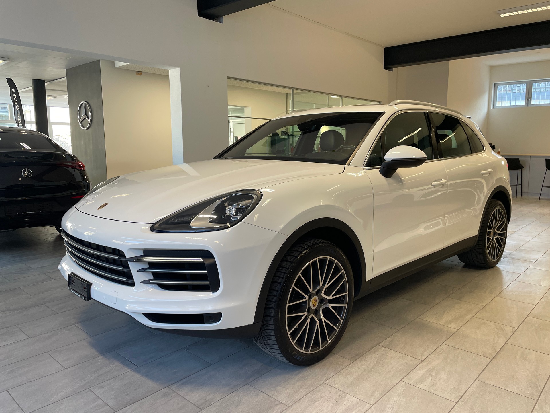 PORSCHE Cayenne-image-0