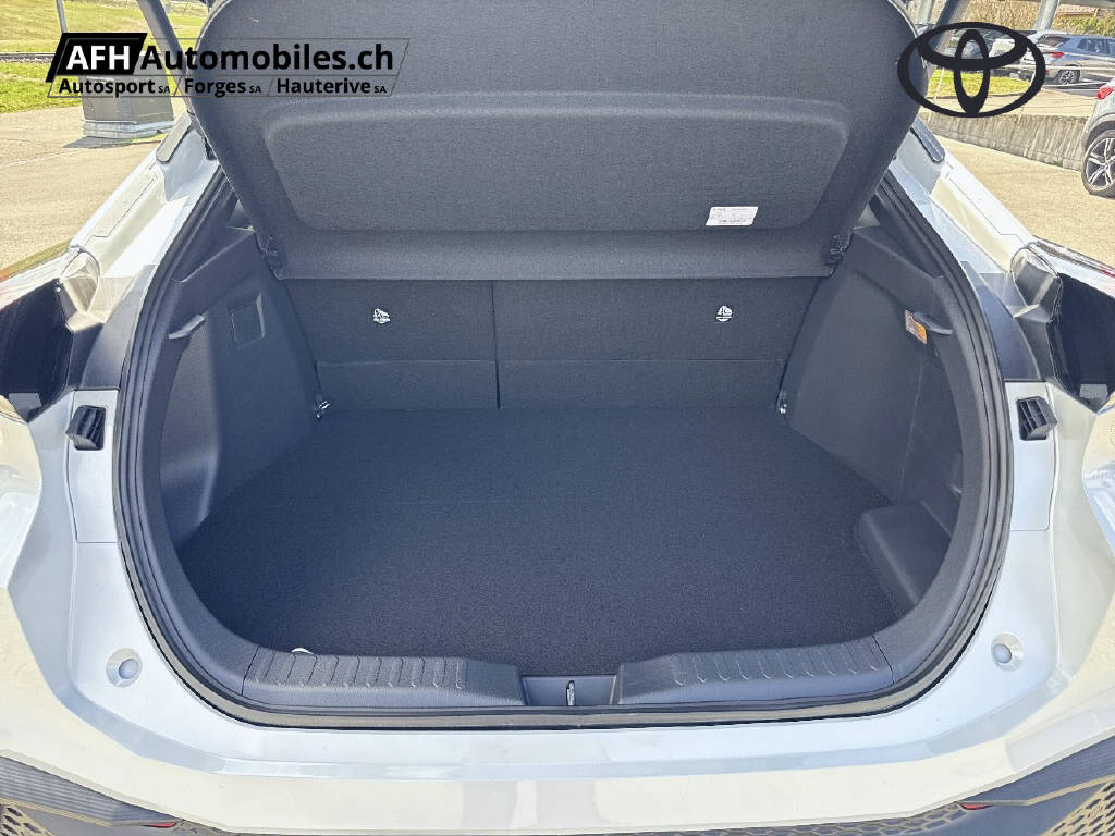 TOYOTA C-HR 2.0 PHEV Swiss Edition-image-17