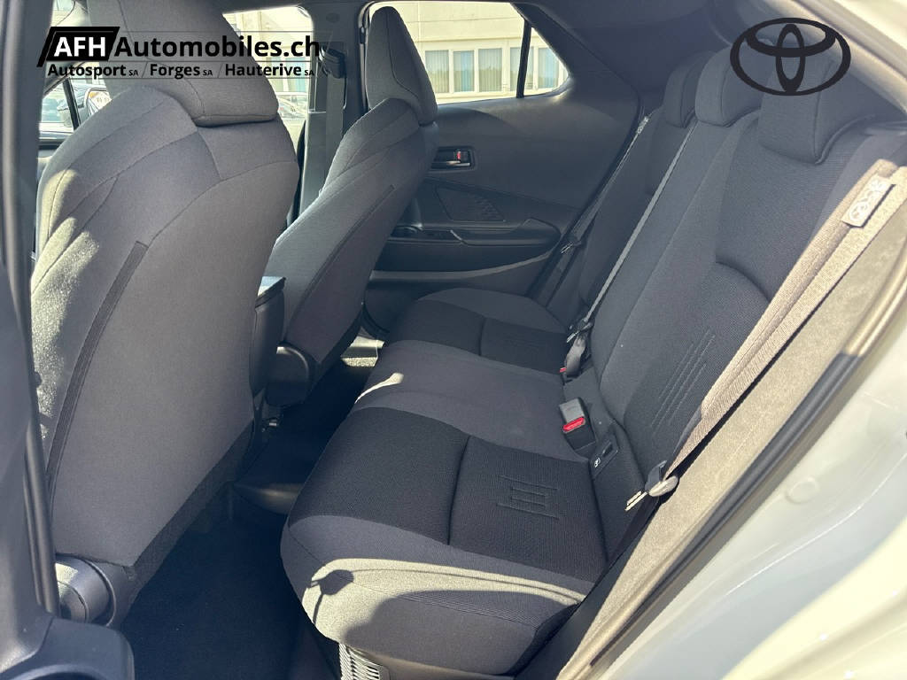 TOYOTA C-HR 2.0 PHEV Swiss Edition-image-16