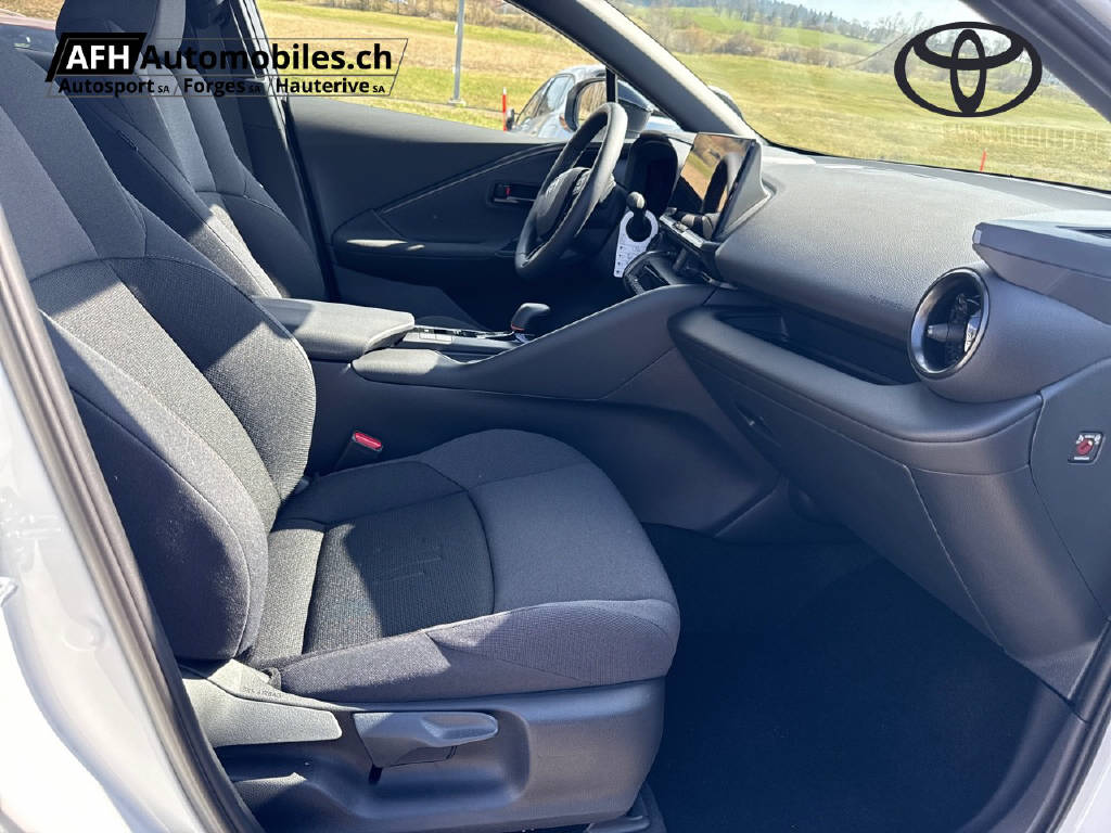 TOYOTA C-HR 2.0 PHEV Swiss Edition-image-11
