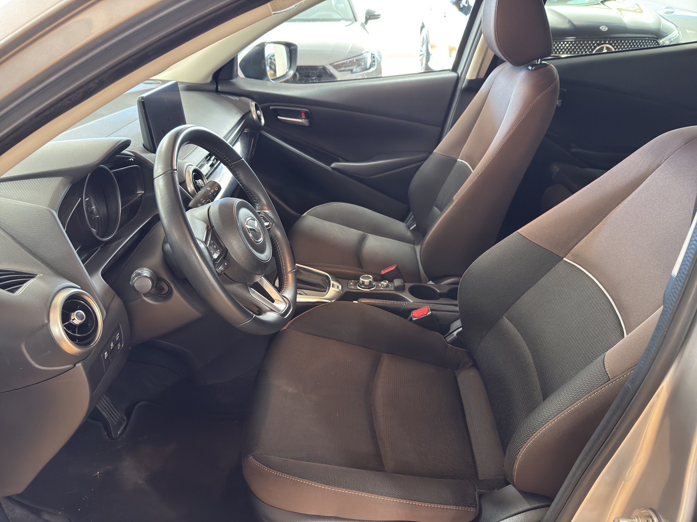 Image MAZDA 2 2 SKYACTIV-G 90 Ambition Automat