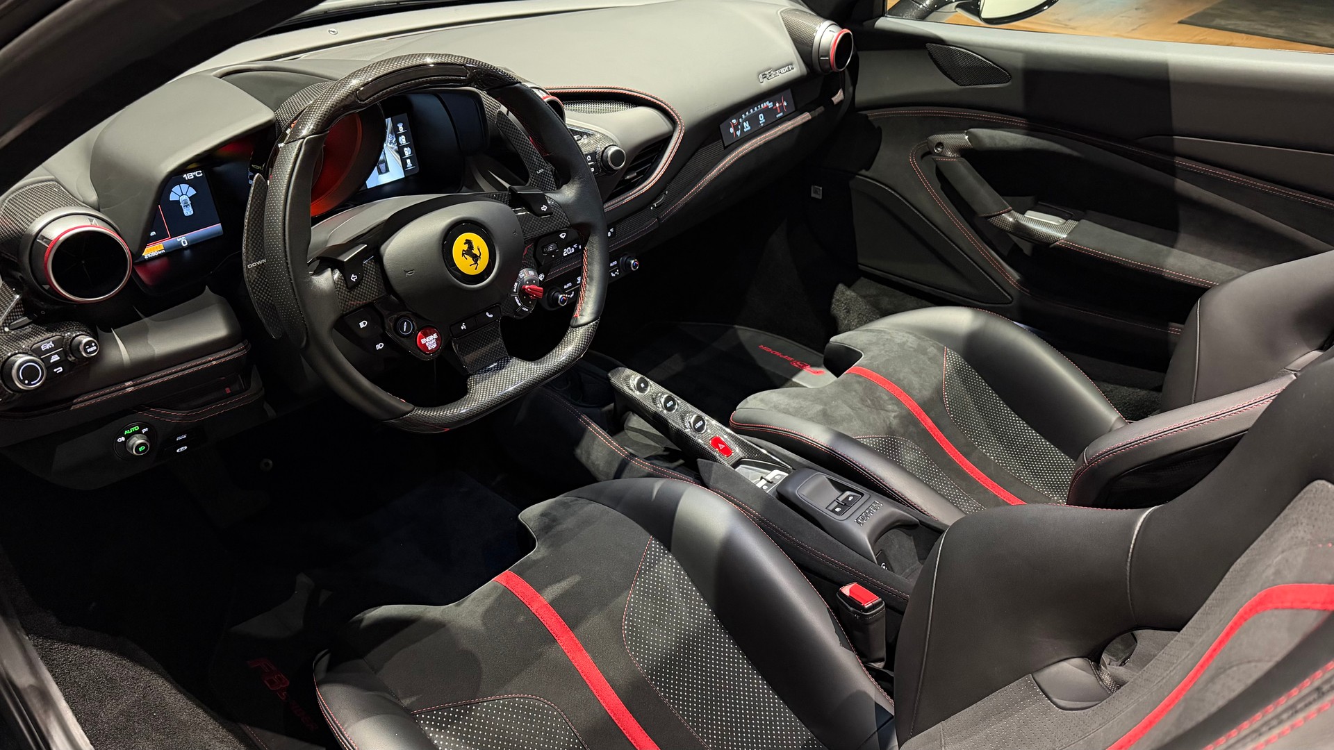 FERRARI F8 Spider-image-9