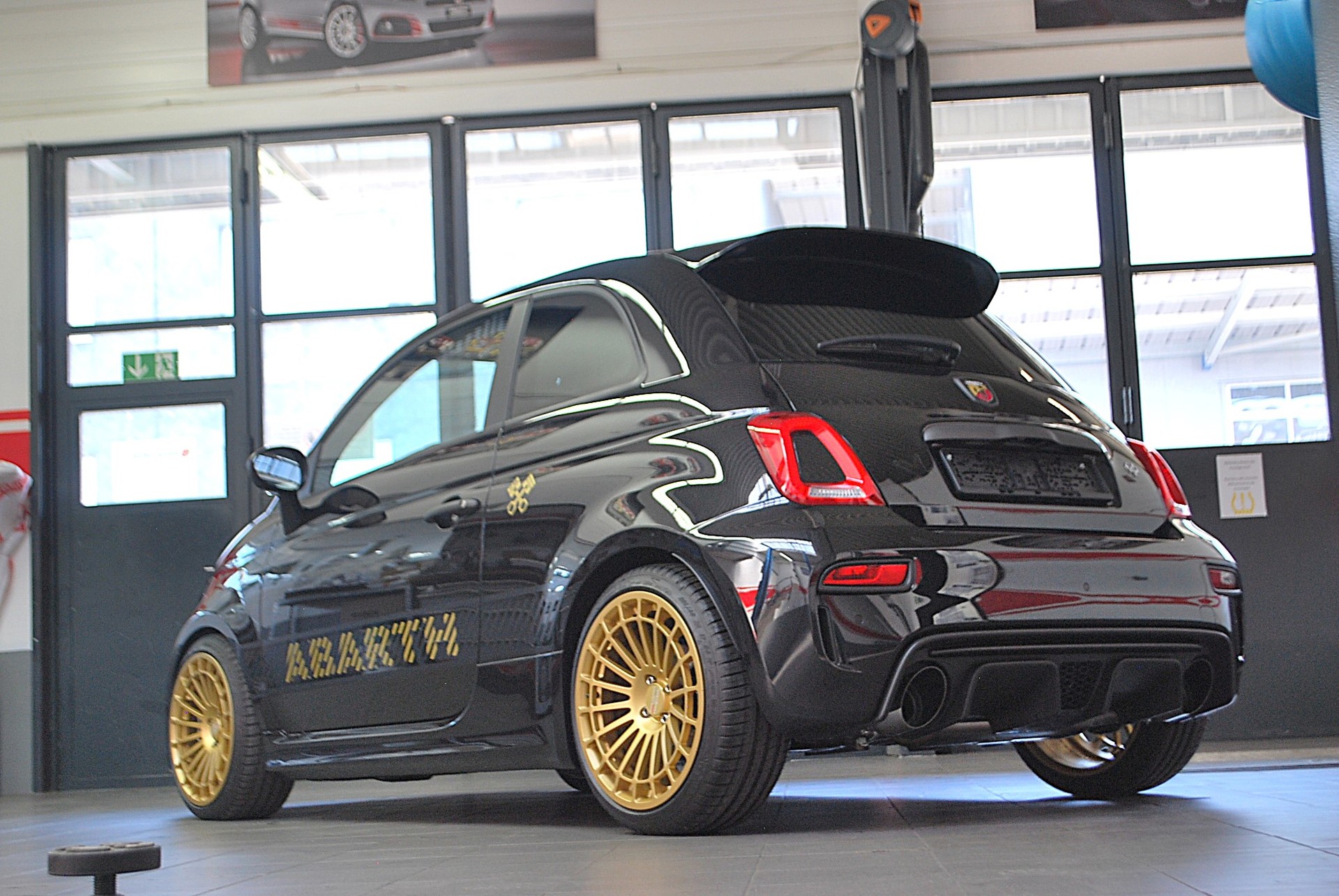 FIAT 695 1.4 16V Turbo Abarth Competizione-image-5