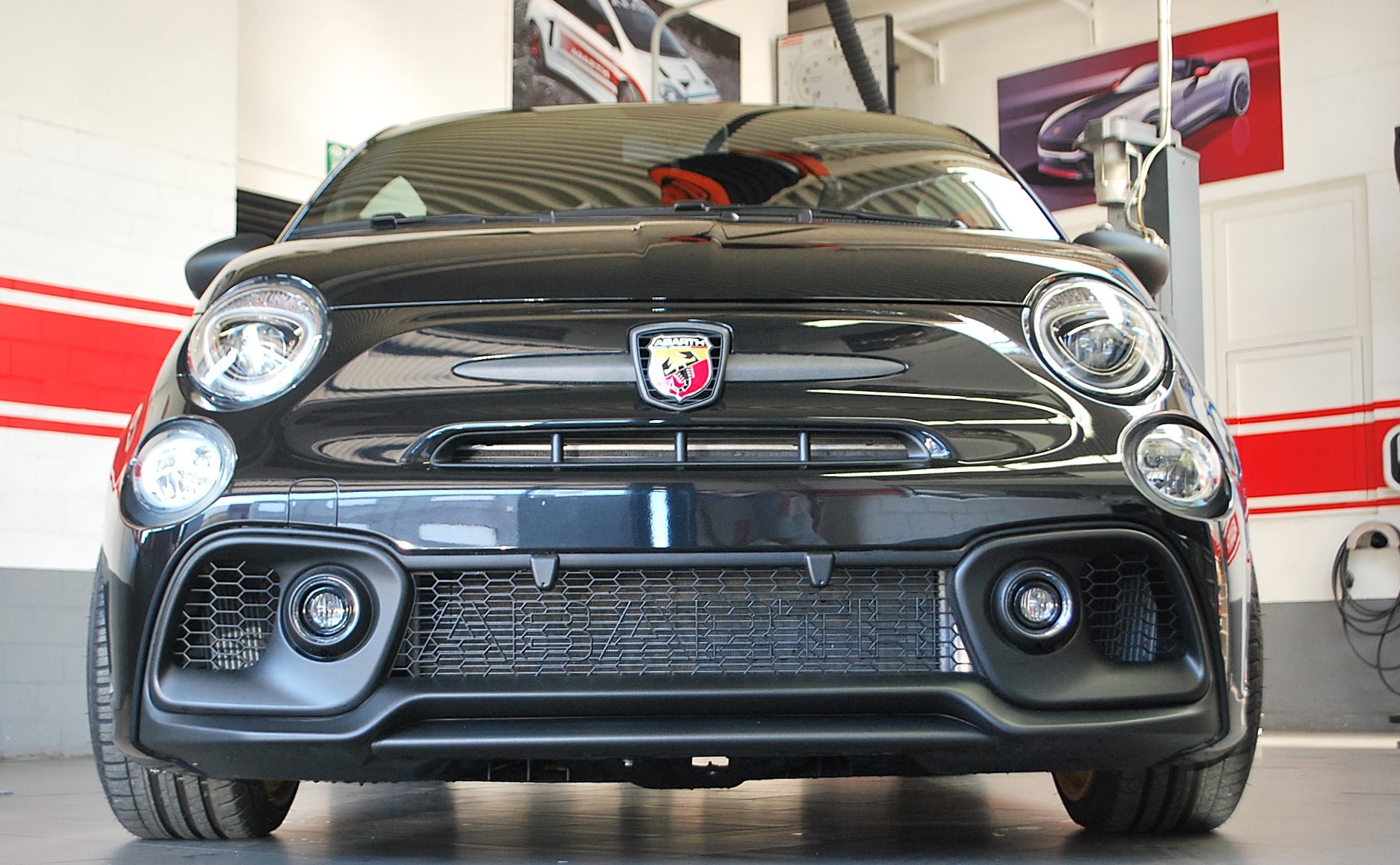 FIAT 695 1.4 16V Turbo Abarth Competizione-image-1